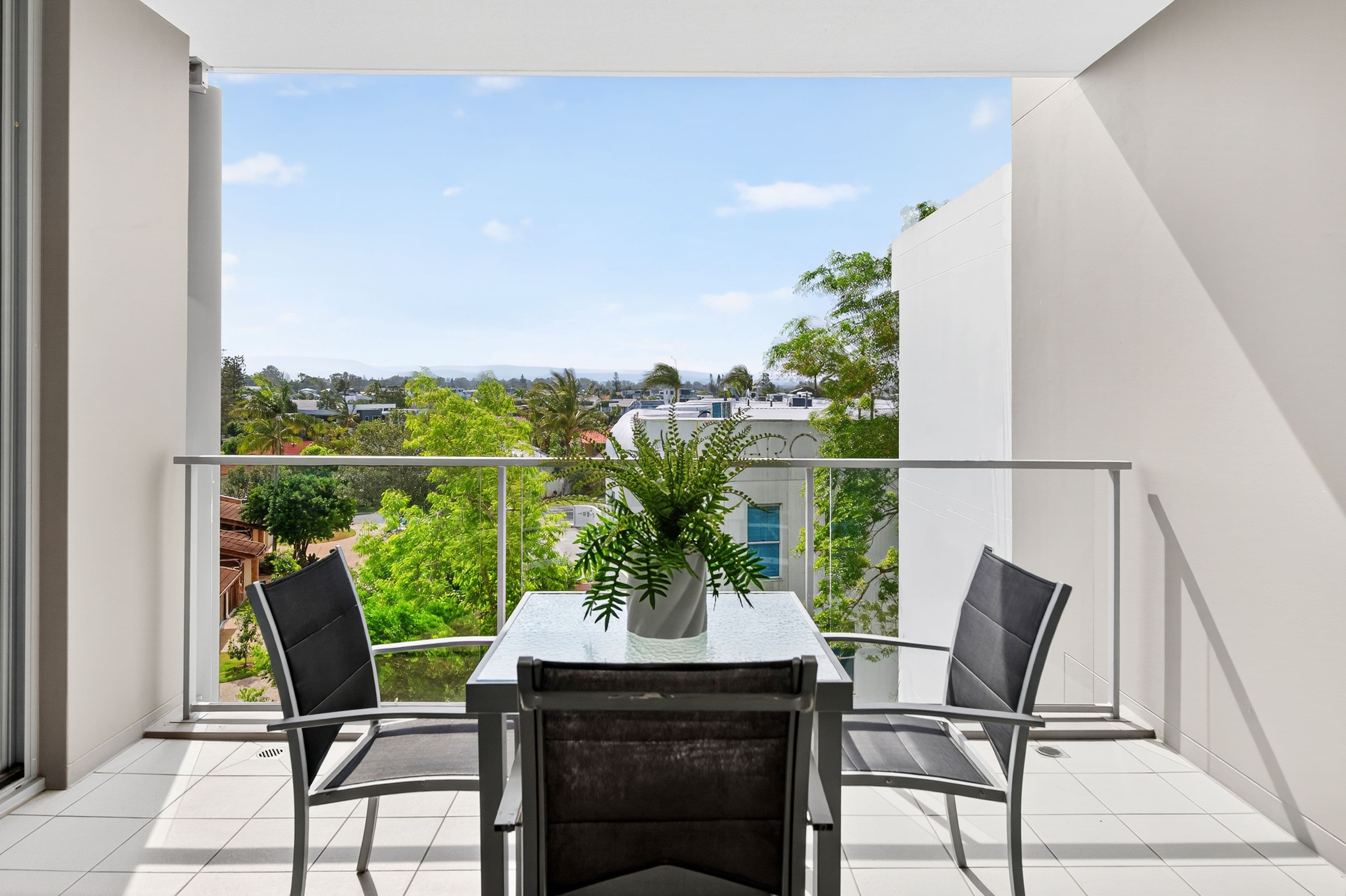 33 T E Peters Drive , Broadbeach Waters QLD 4218, Broadbeach Waters - Thumbnail 3