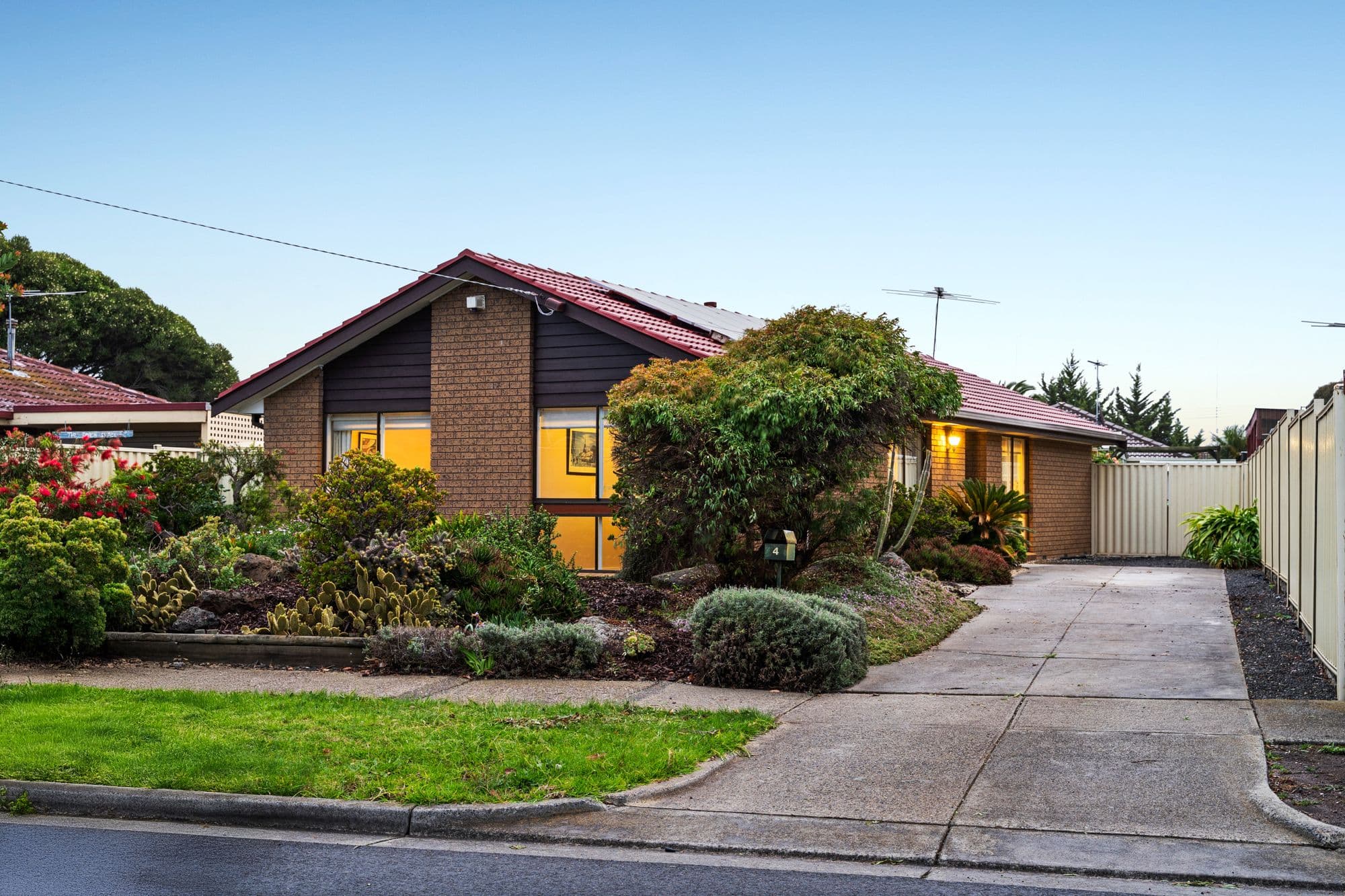 4 Edwards Drive , Altona Meadows VIC 3028, Altona Meadows - Thumbnail 2