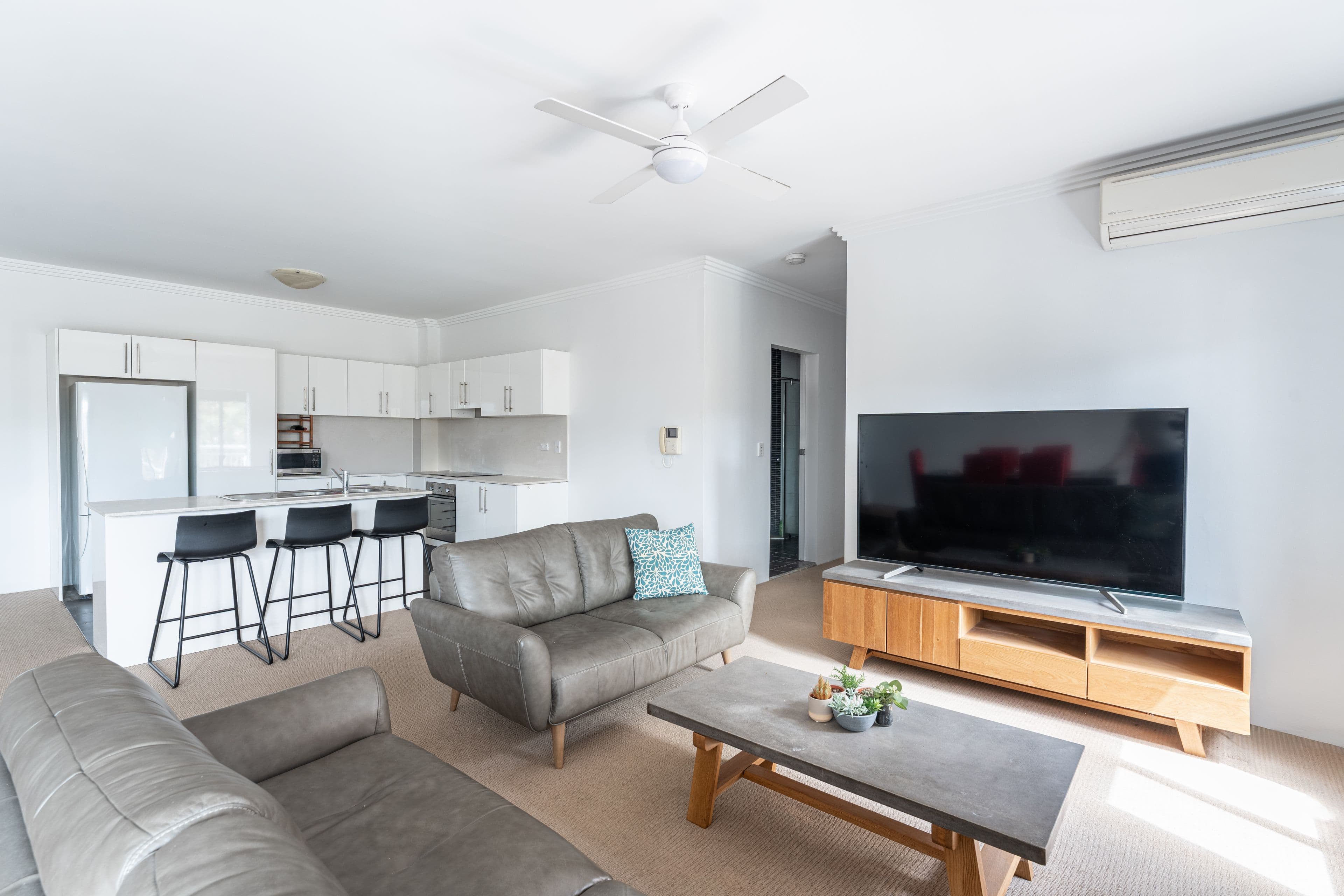 15 Stuart Street , Helensburgh NSW 2508, Helensburgh - Thumbnail 2