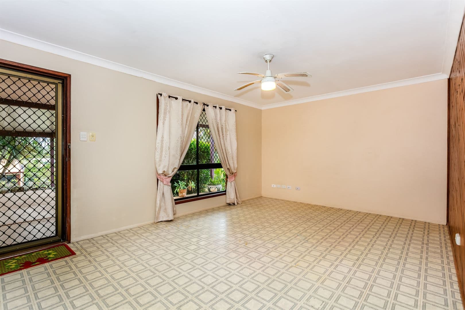 8 Jarvis Street , Holmview QLD 4207, Holmview - Thumbnail 3