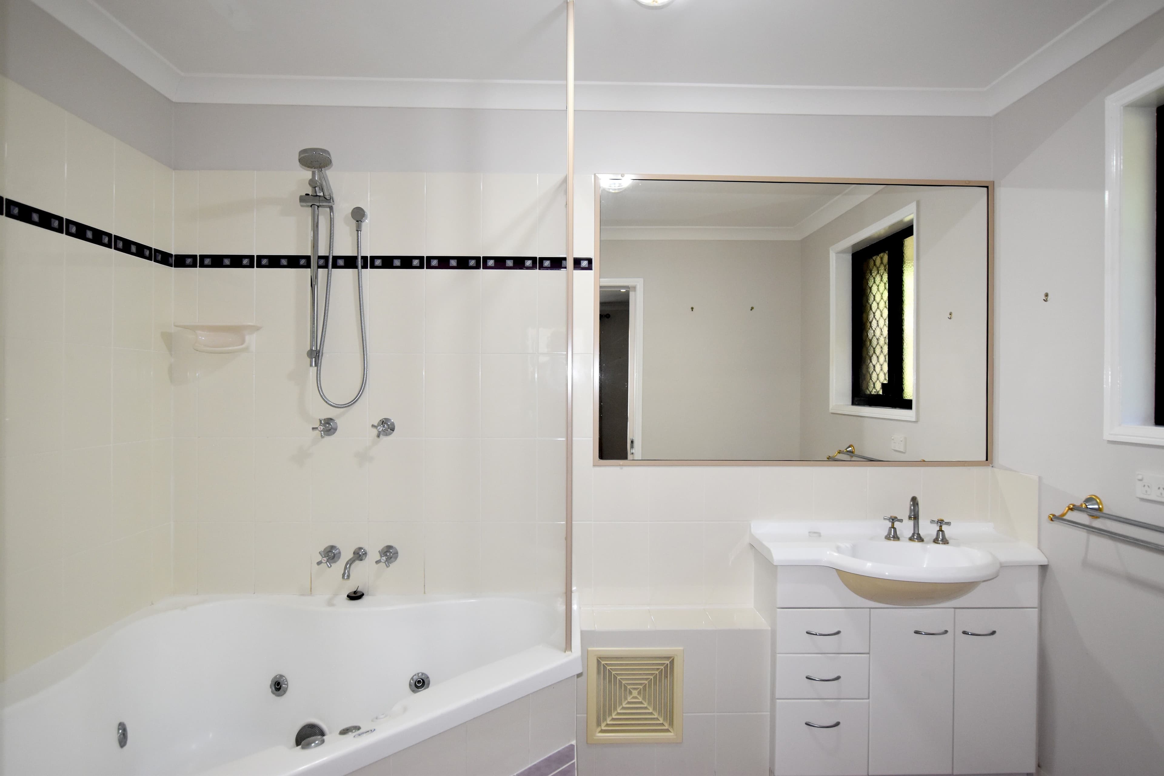 8 Osprey Court , South Gladstone QLD 4680, South Gladstone - Thumbnail 4