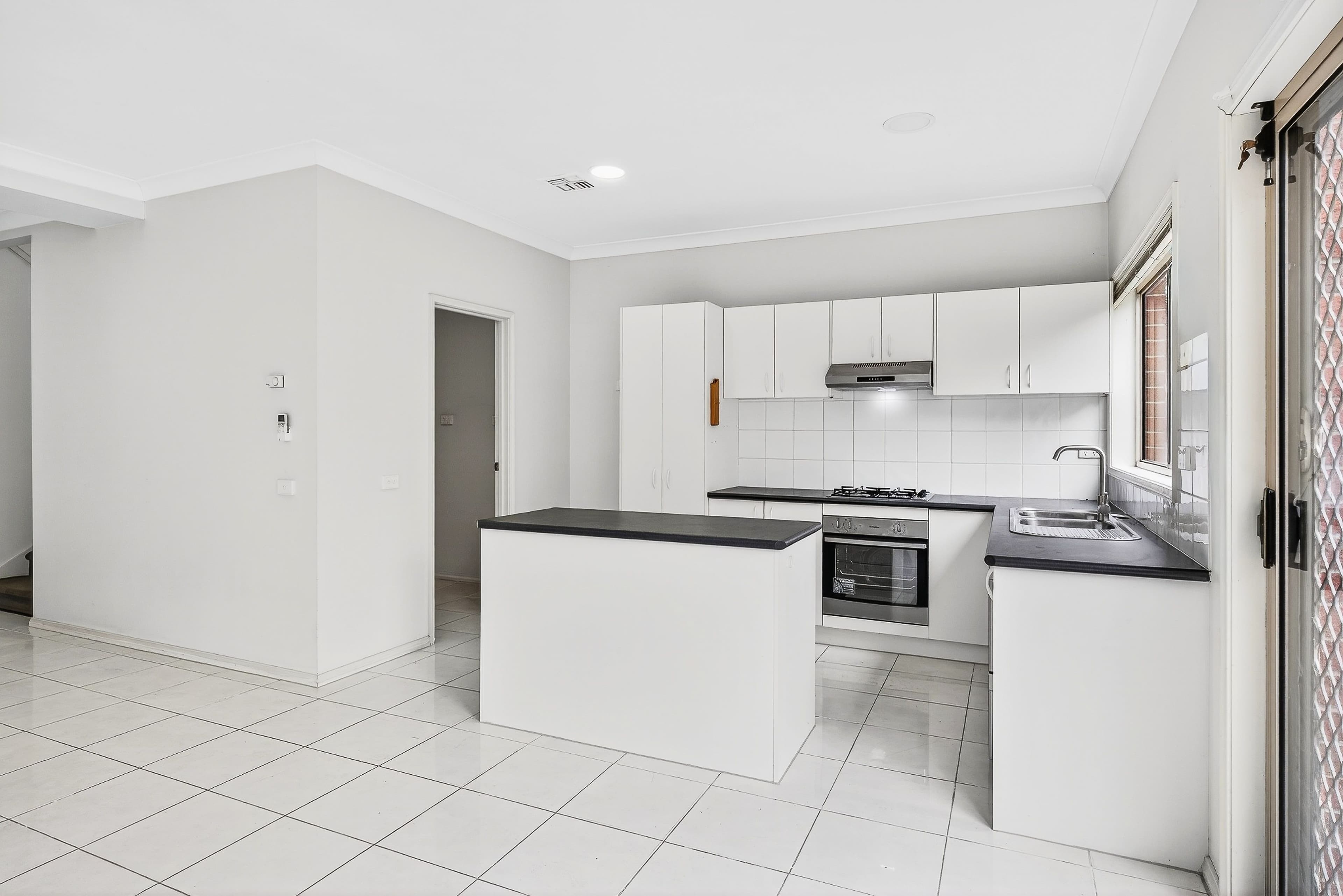 12 Grant Close , Berwick VIC 3806, Berwick - Thumbnail 4