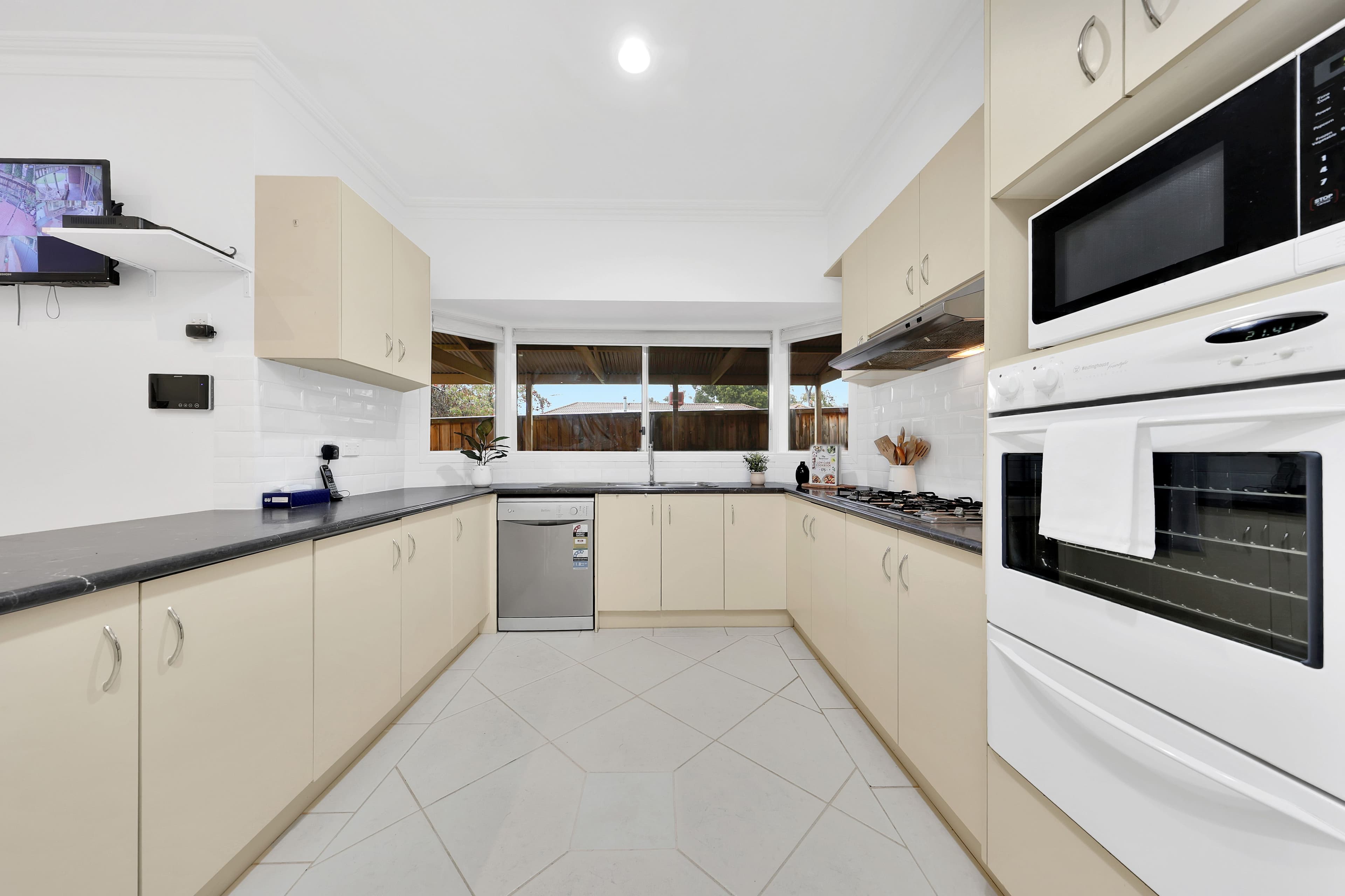 80 Trinity Way, South Morang - Thumbnail 2