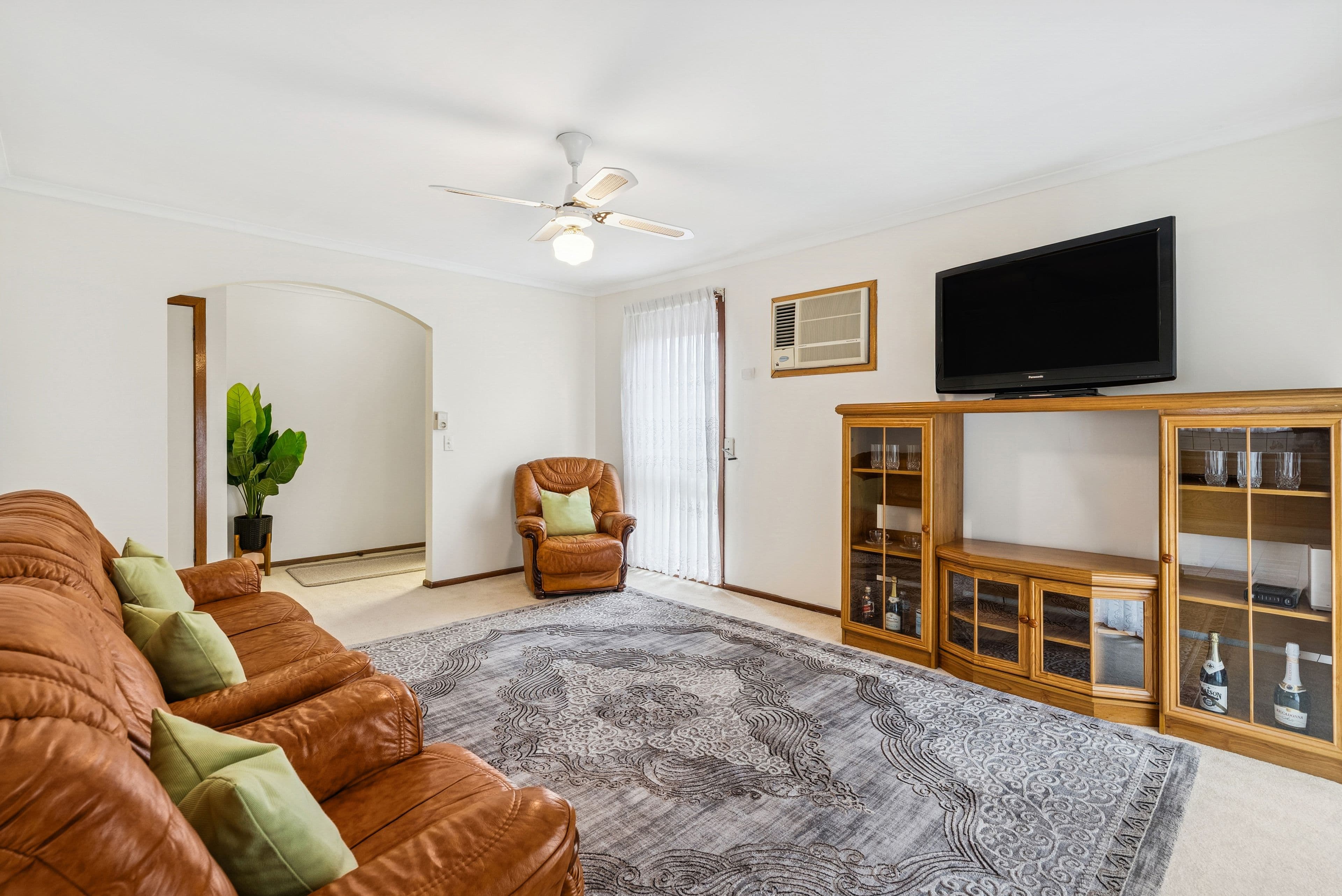 27 Whitelaw Street , Reservoir VIC 3073, Reservoir - Thumbnail 2