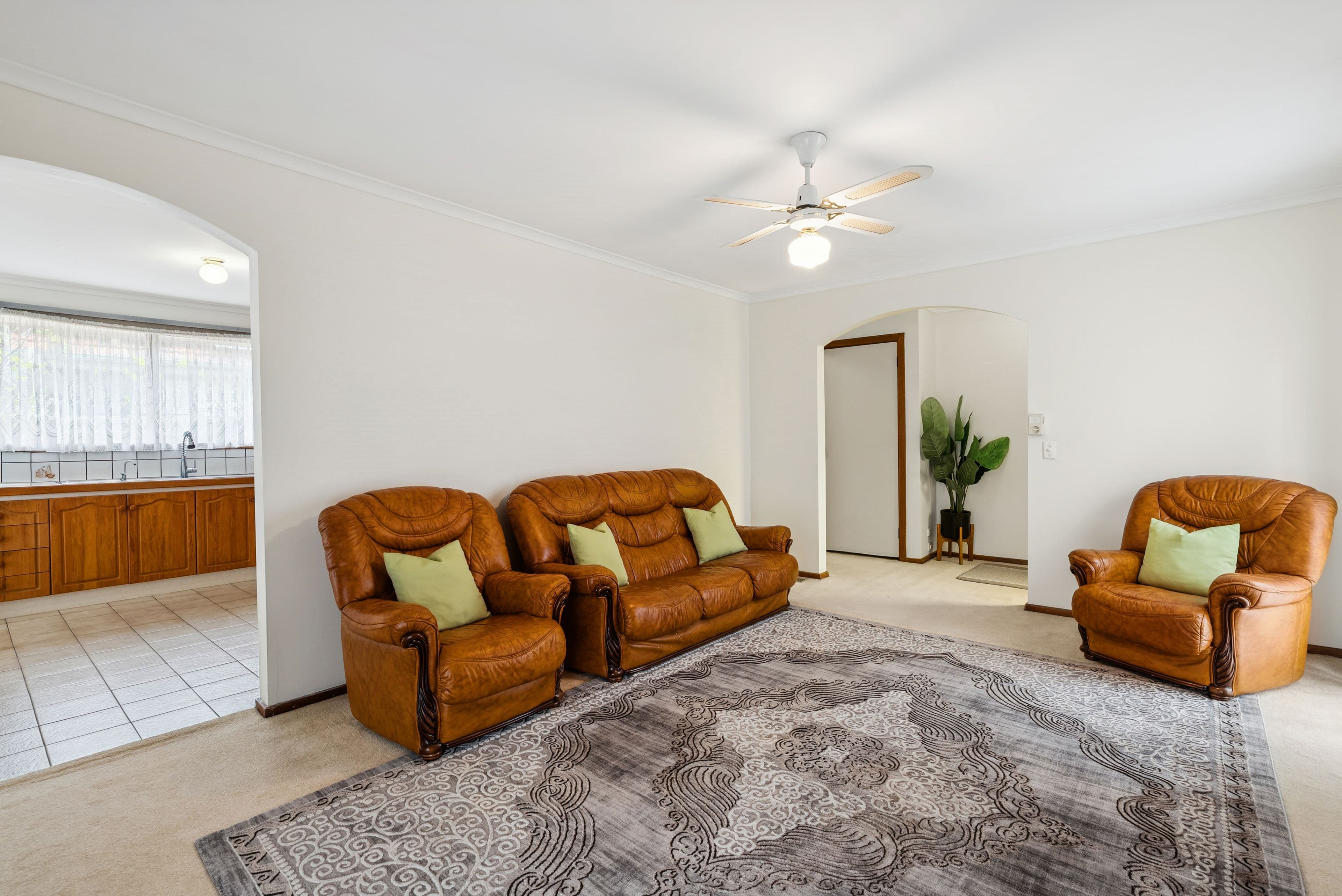 27 Whitelaw Street , Reservoir VIC 3073, Reservoir - Thumbnail 3