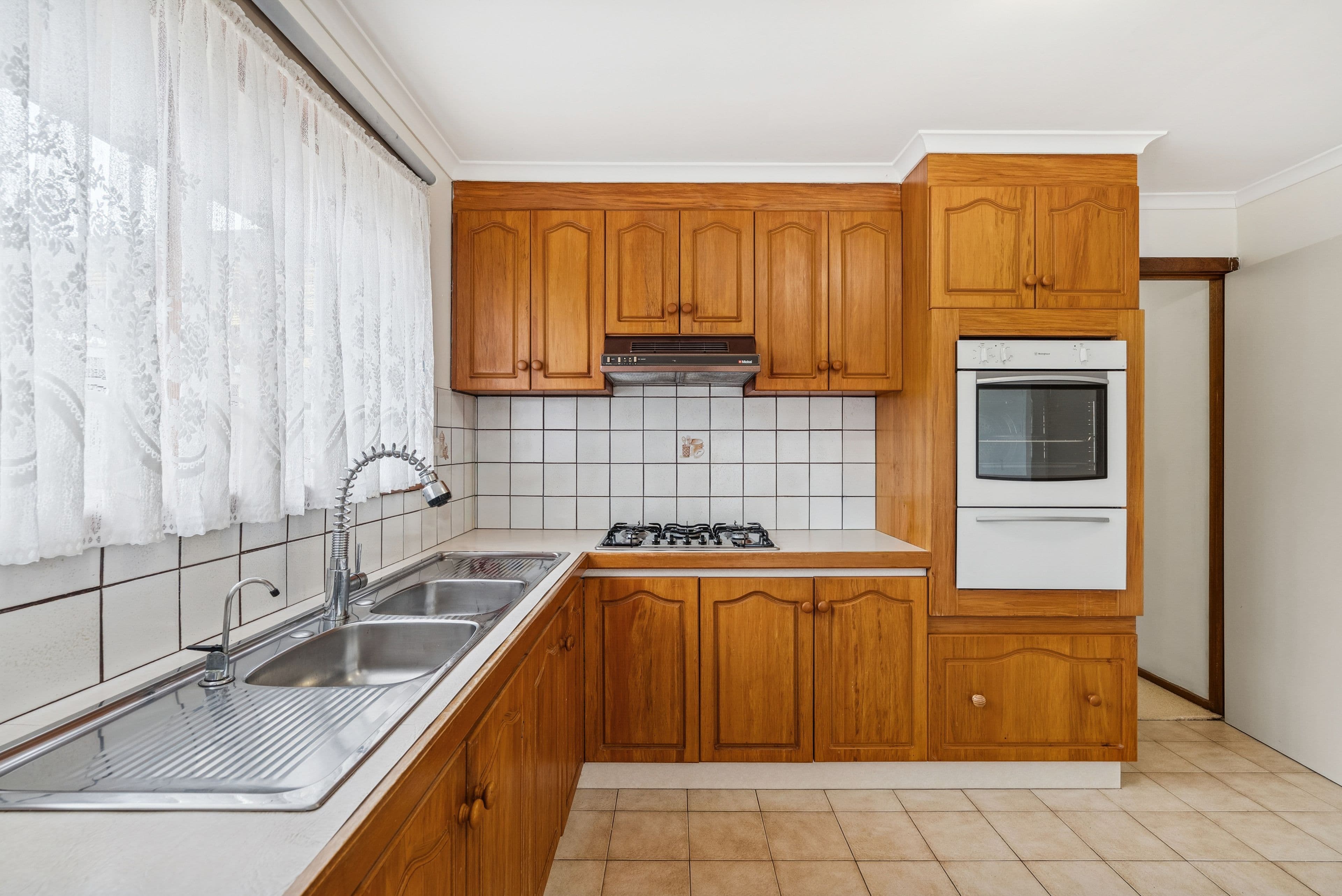 27 Whitelaw Street , Reservoir VIC 3073, Reservoir - Thumbnail 4