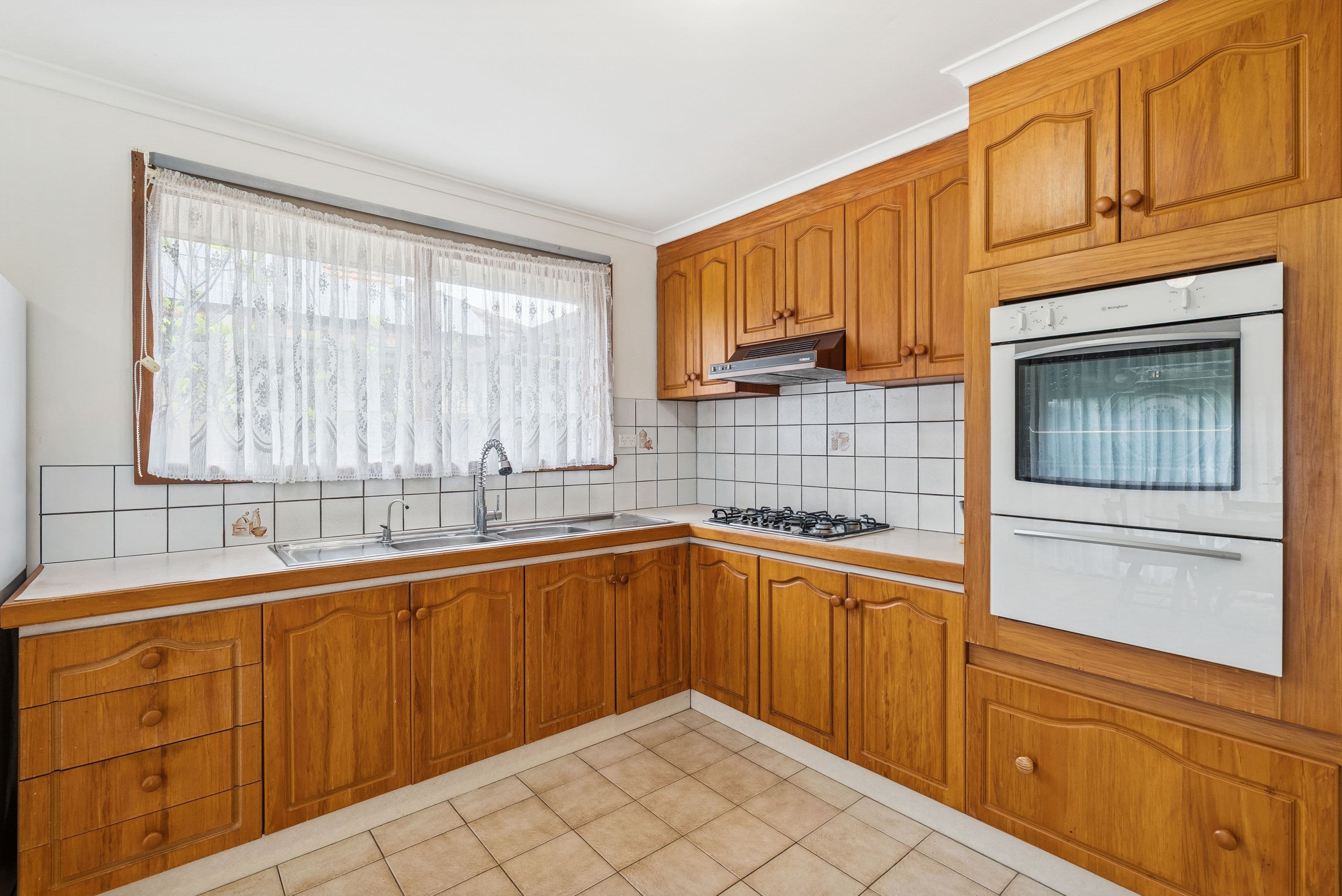27 Whitelaw Street , Reservoir VIC 3073, Reservoir - Thumbnail 5
