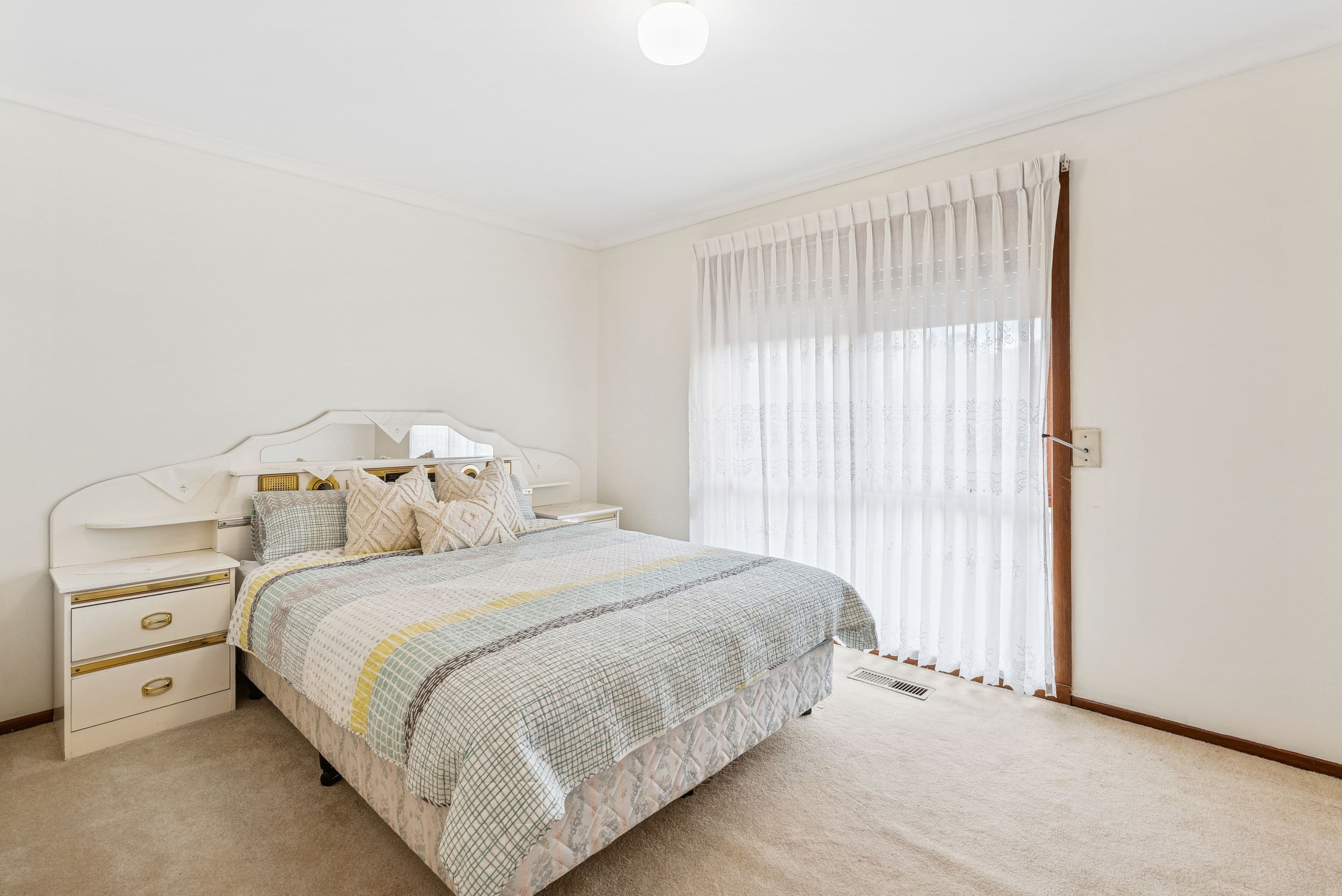 27 Whitelaw Street , Reservoir VIC 3073, Reservoir - Thumbnail 8