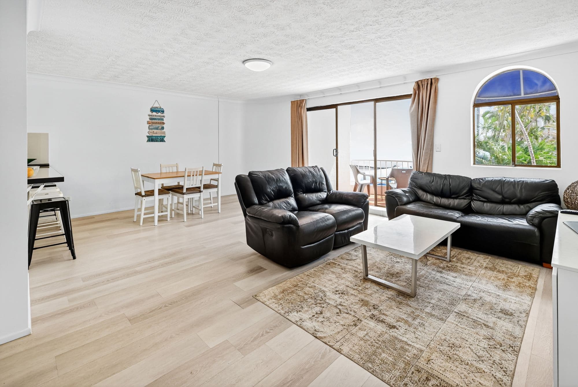 31 Orchid Avenue, Surfers Paradise - Thumbnail 3