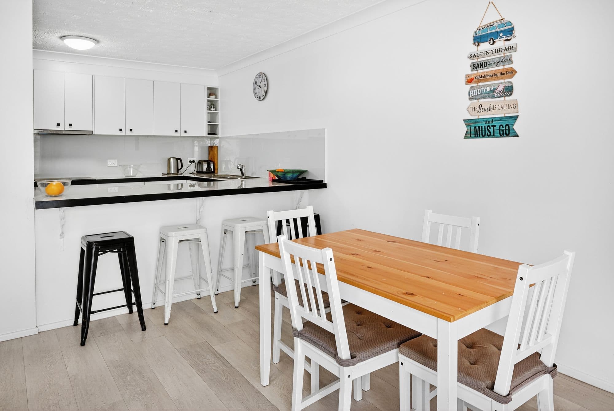 31 Orchid Avenue, Surfers Paradise - Thumbnail 5