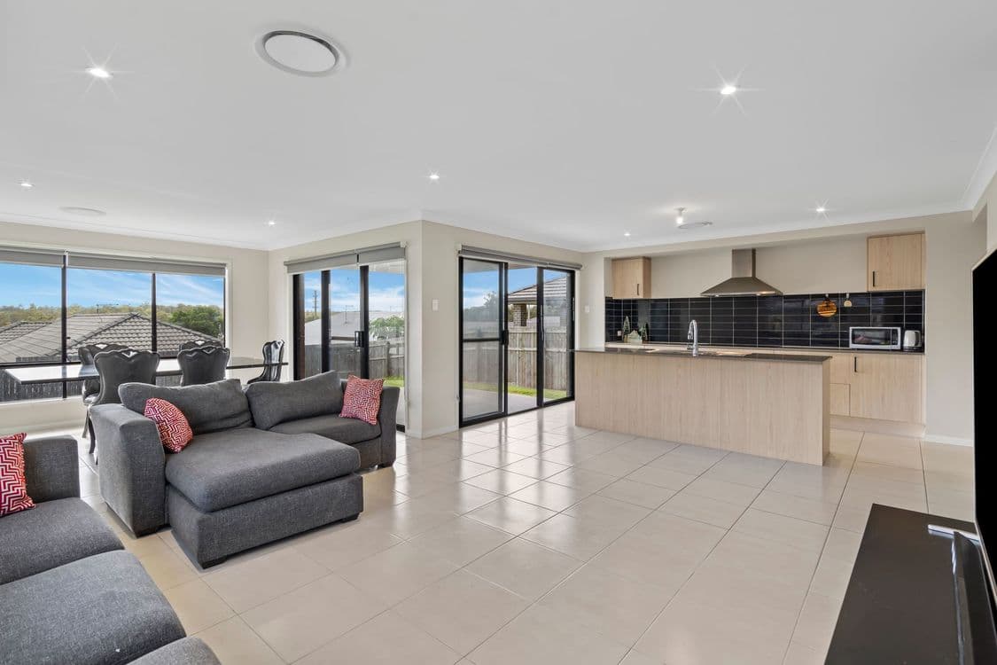 8 Holroyd Street, BRASSALL, QLD 4305, Brassall - Thumbnail 2