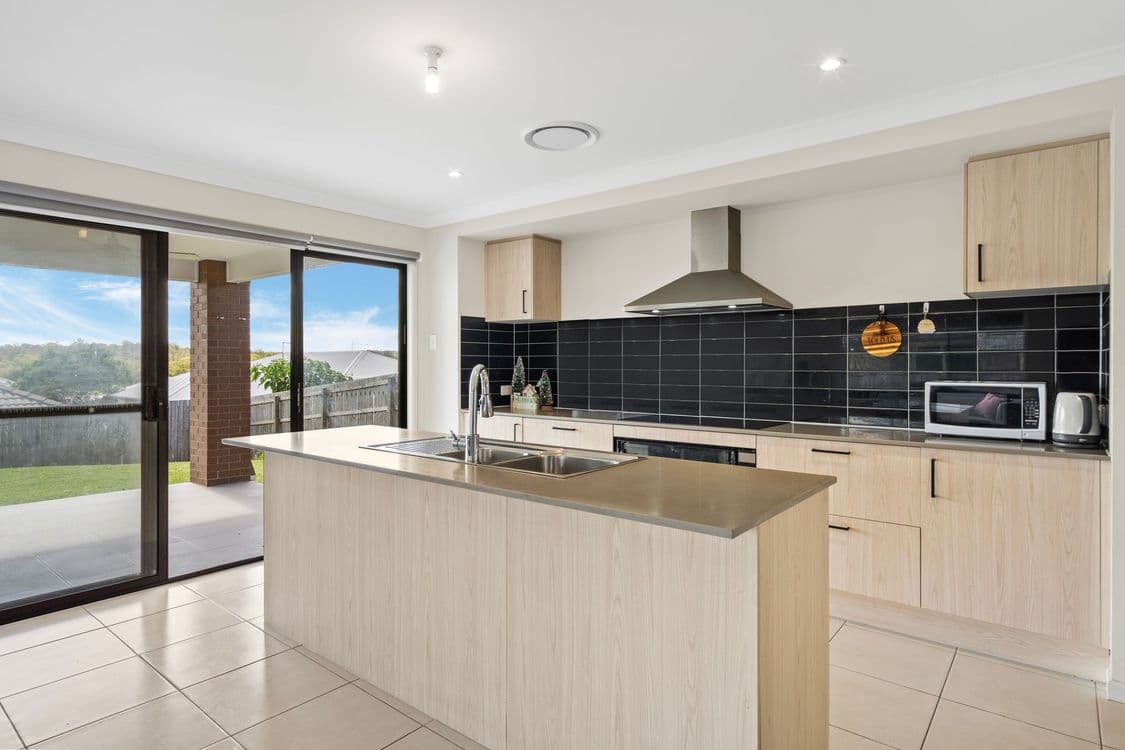 8 Holroyd Street, BRASSALL, QLD 4305, Brassall - Thumbnail 6