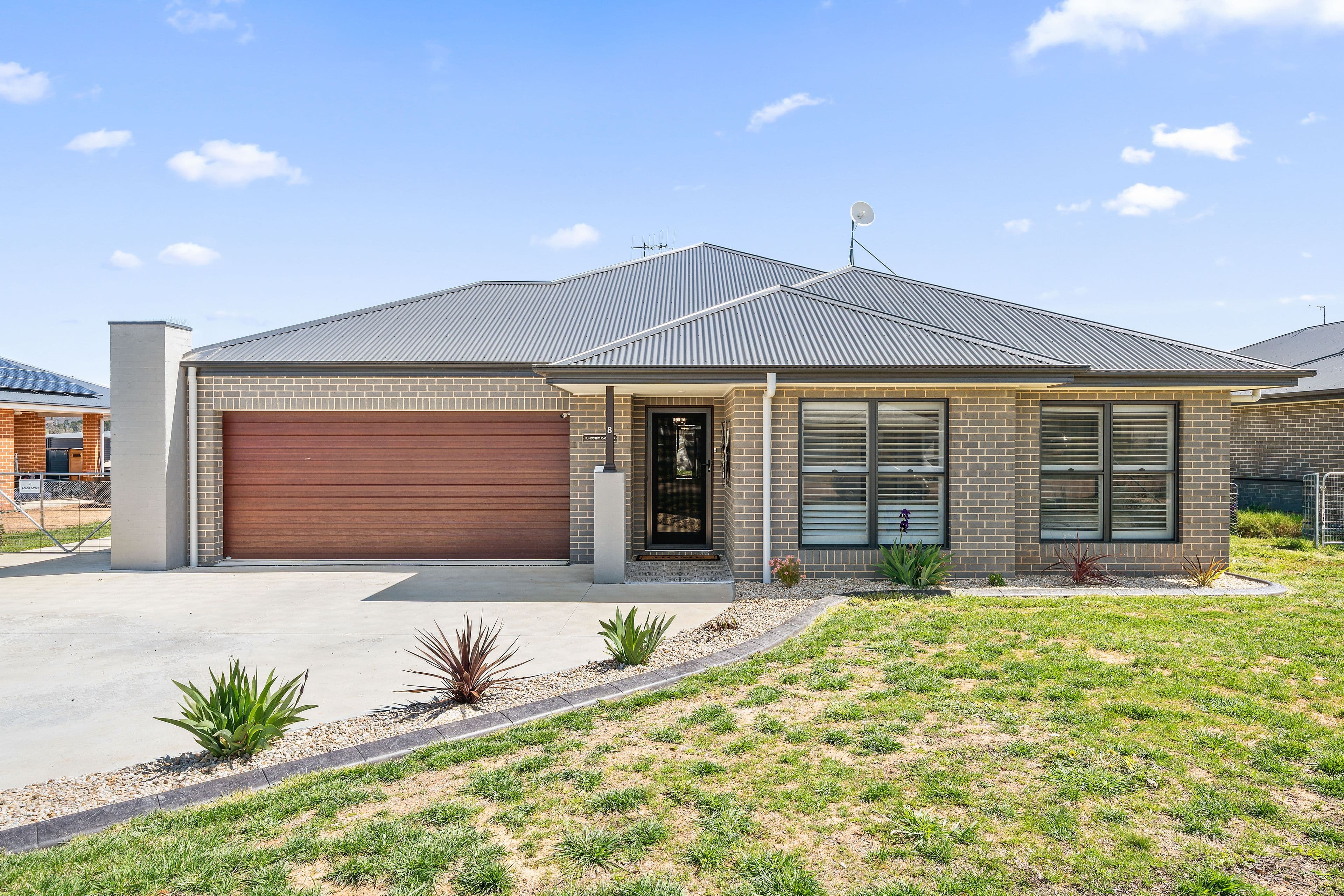 8 Acacia Street , Gundaroo NSW 2620, Gundaroo - Image 1