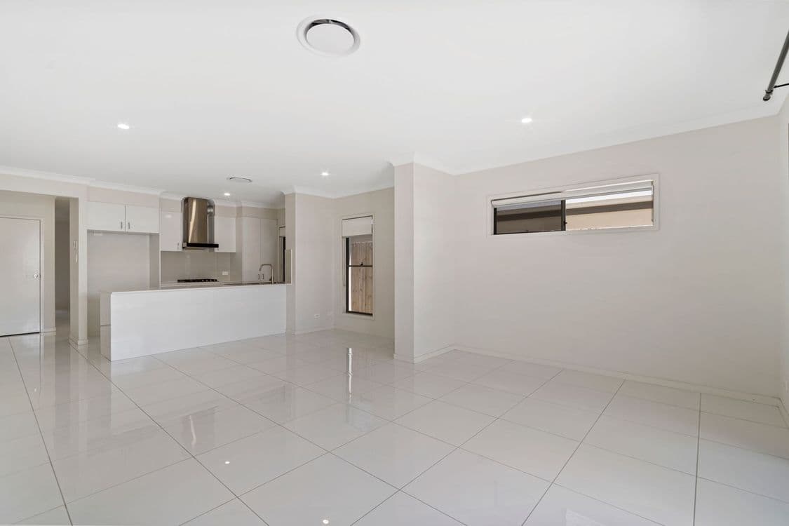 182 Cooper Crescent, ROCHEDALE, QLD 4123, Rochedale - Thumbnail 4
