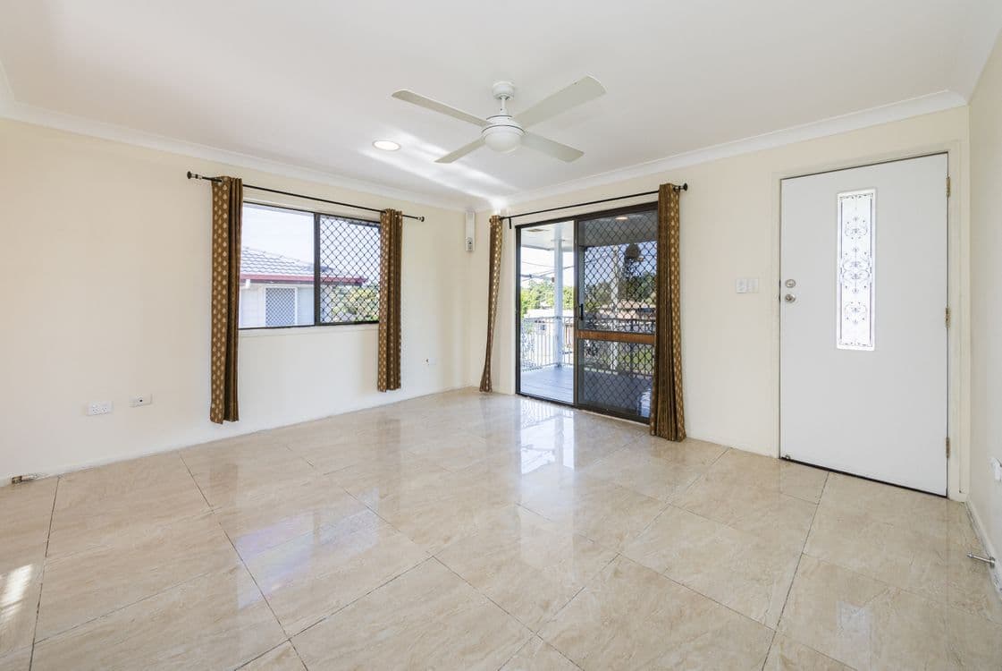 25 Limerick Drive, CRESTMEAD, QLD 4132, Crestmead - Thumbnail 2