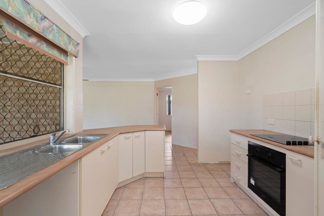 7 Cressbrook Court, MEADOWBROOK, QLD 4131, Meadowbrook - Thumbnail 7