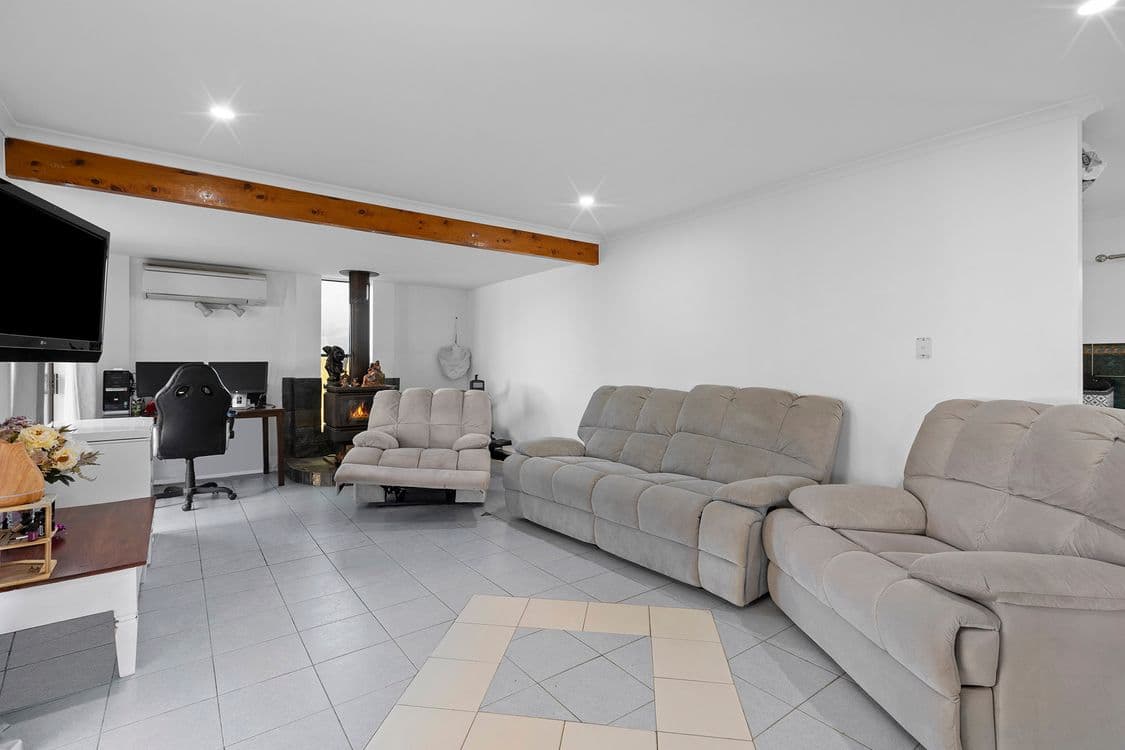 10 Emerald Street, MARSDEN, QLD 4132, Marsden - Thumbnail 4