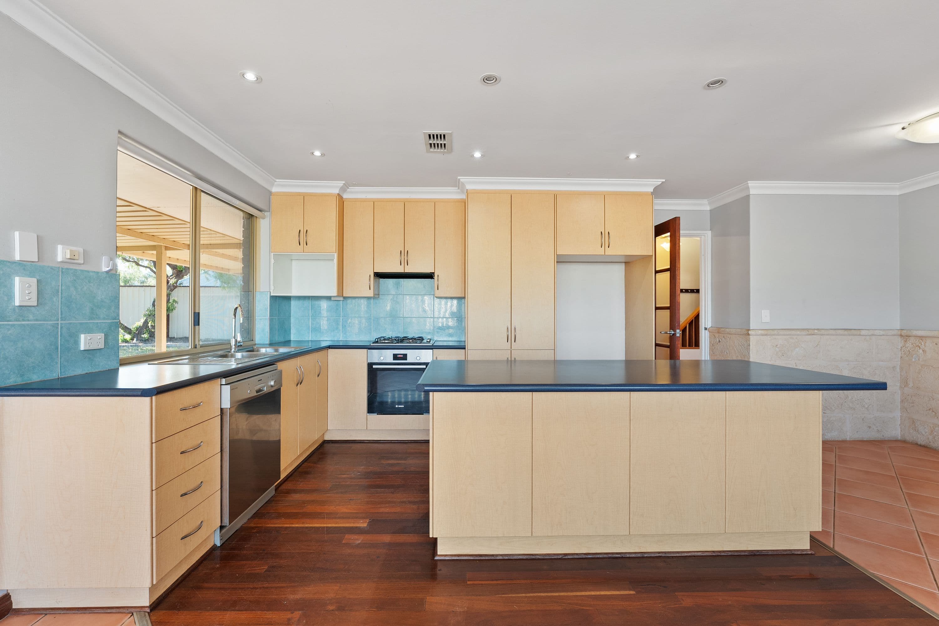 25 Warnbro Sound Avenue , Warnbro WA 6169, Warnbro - Thumbnail 3