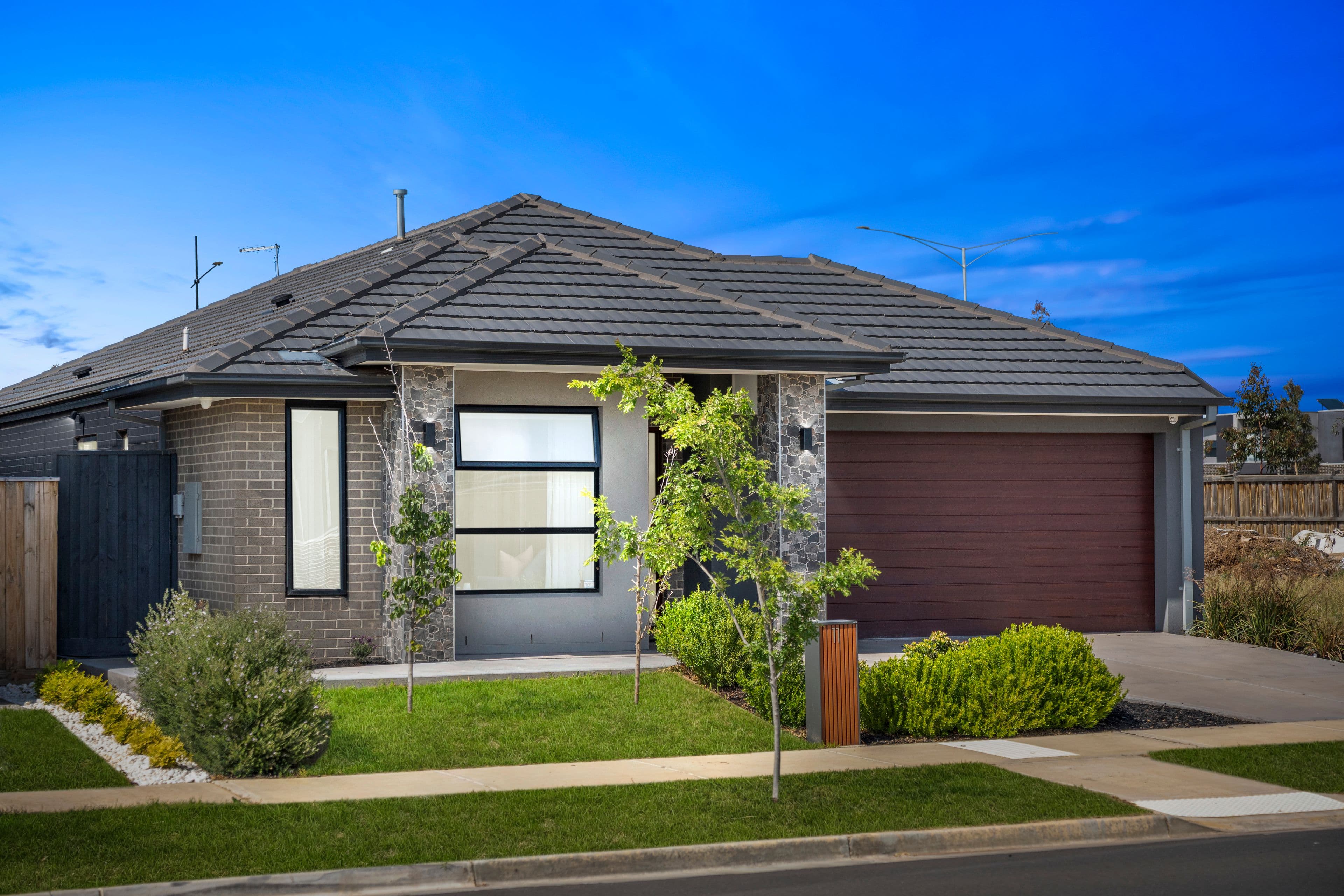 11 Saran Crescent , DEANSIDE VIC 3336, Deanside - Thumbnail 2