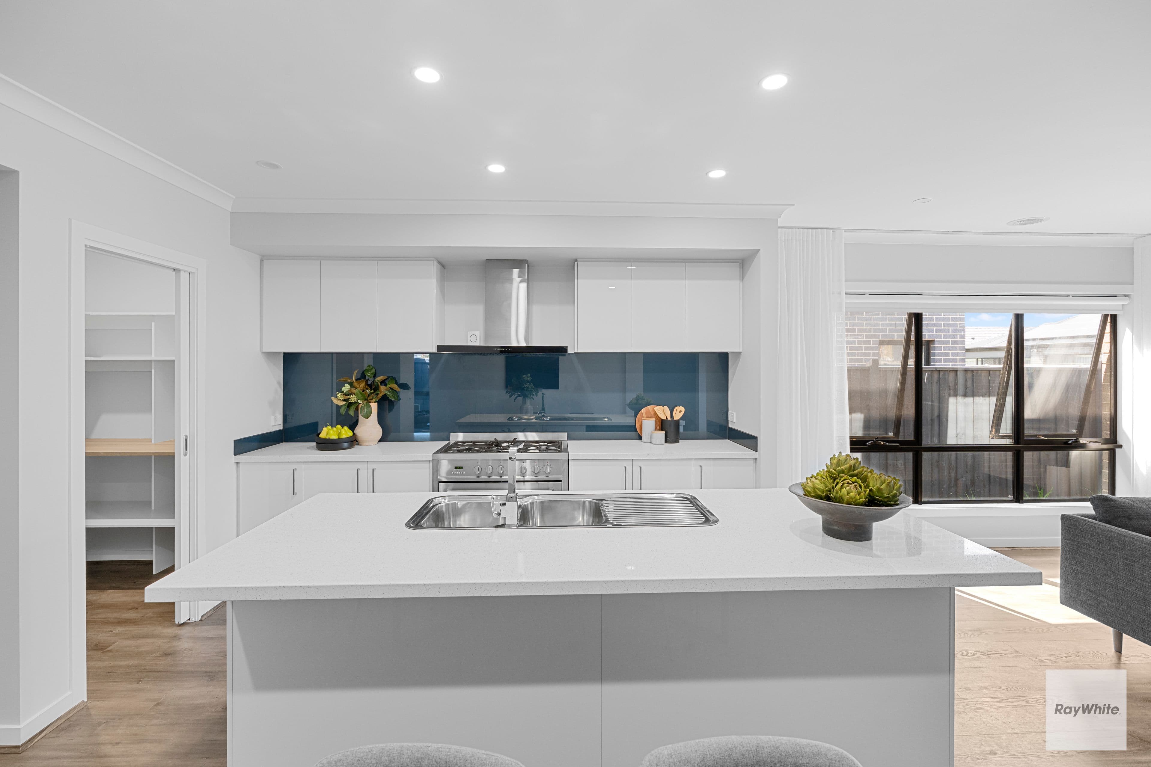 11 Saran Crescent , DEANSIDE VIC 3336, Deanside - Thumbnail 3