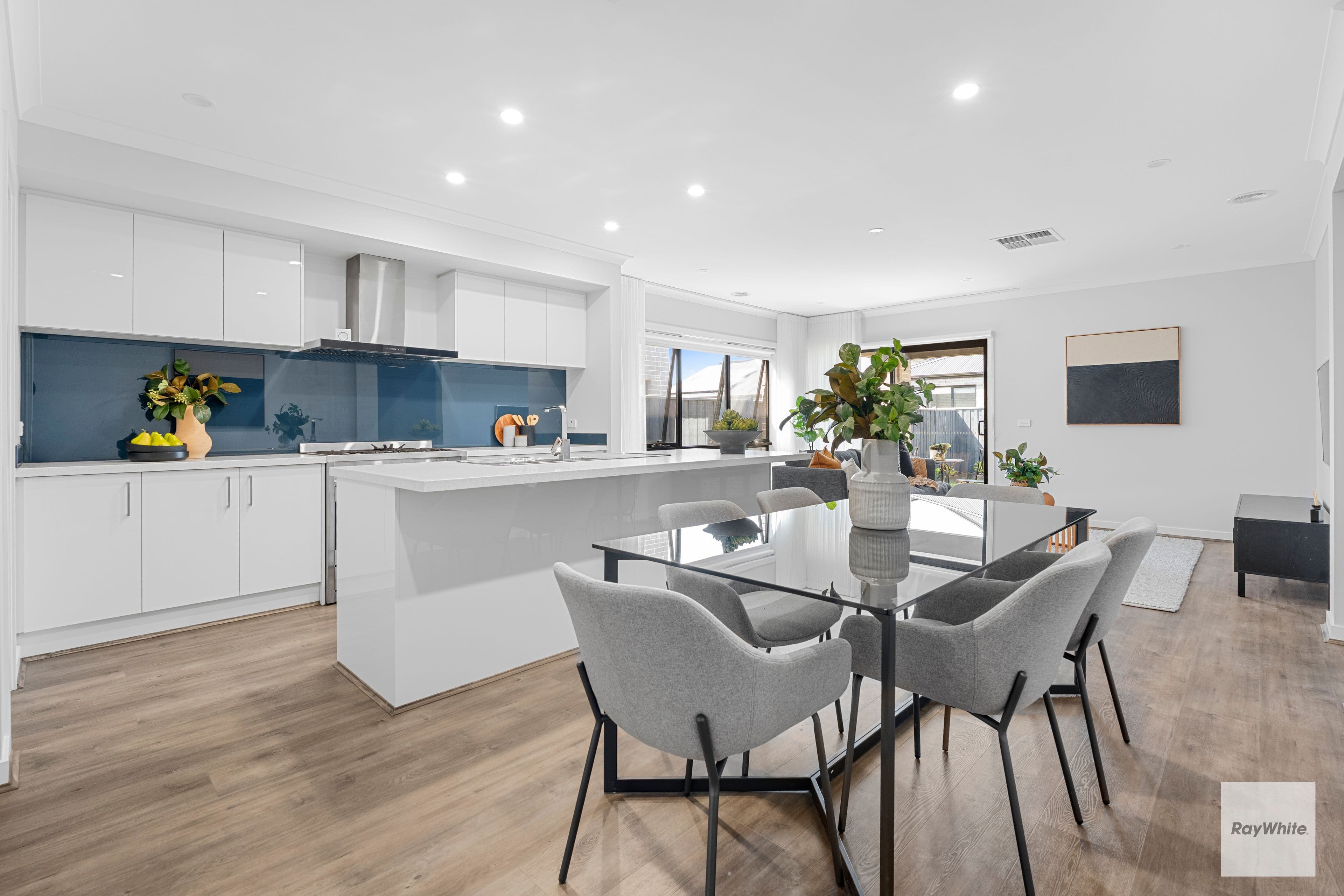 11 Saran Crescent , DEANSIDE VIC 3336, Deanside - Thumbnail 5