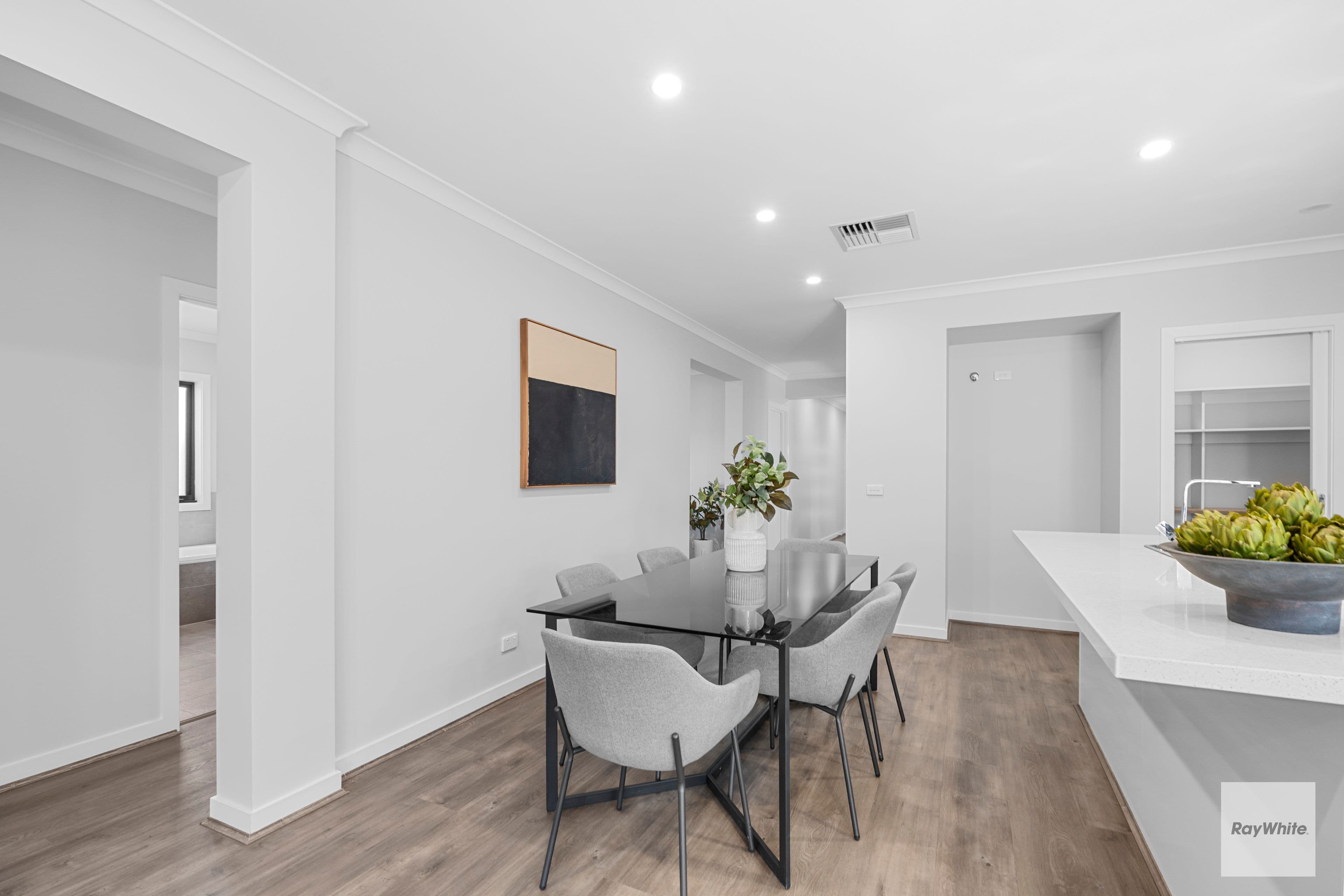 11 Saran Crescent , DEANSIDE VIC 3336, Deanside - Thumbnail 6