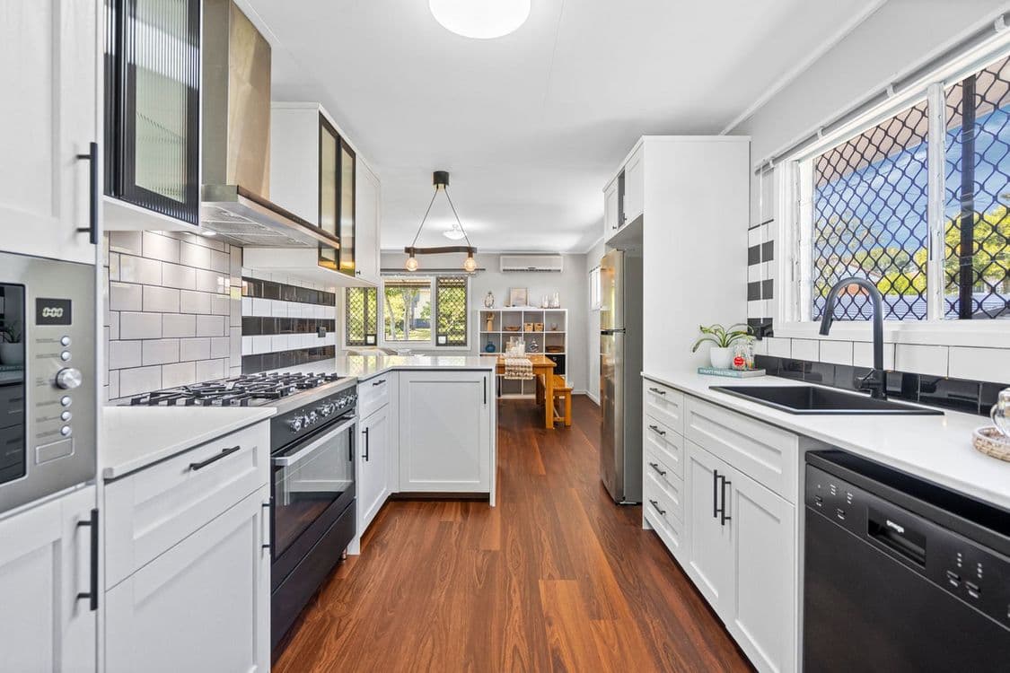 15 Avoca Street, WOODRIDGE, QLD 4114, Woodridge - Thumbnail 2