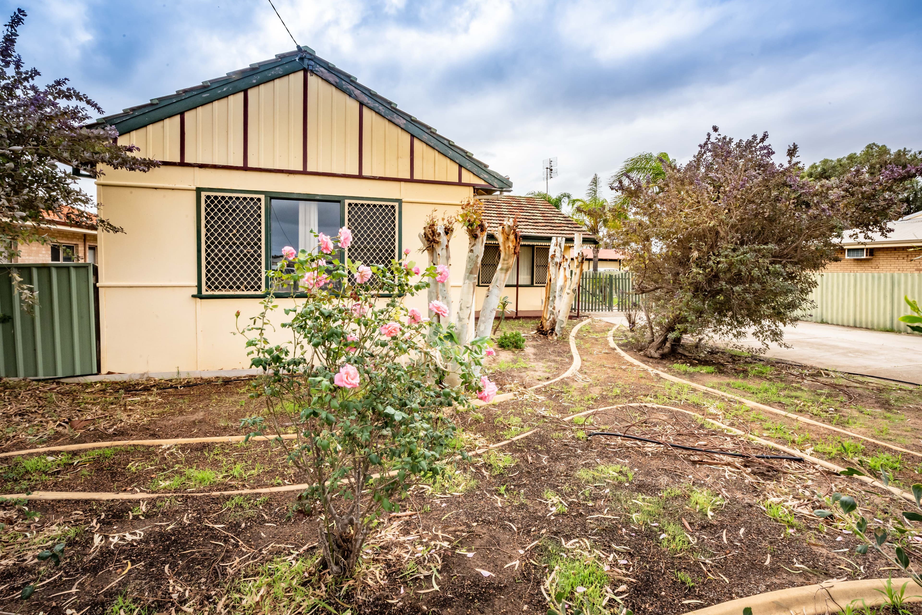 237 Fourth Street , Wonthella WA 6530, Wonthella - Thumbnail 2