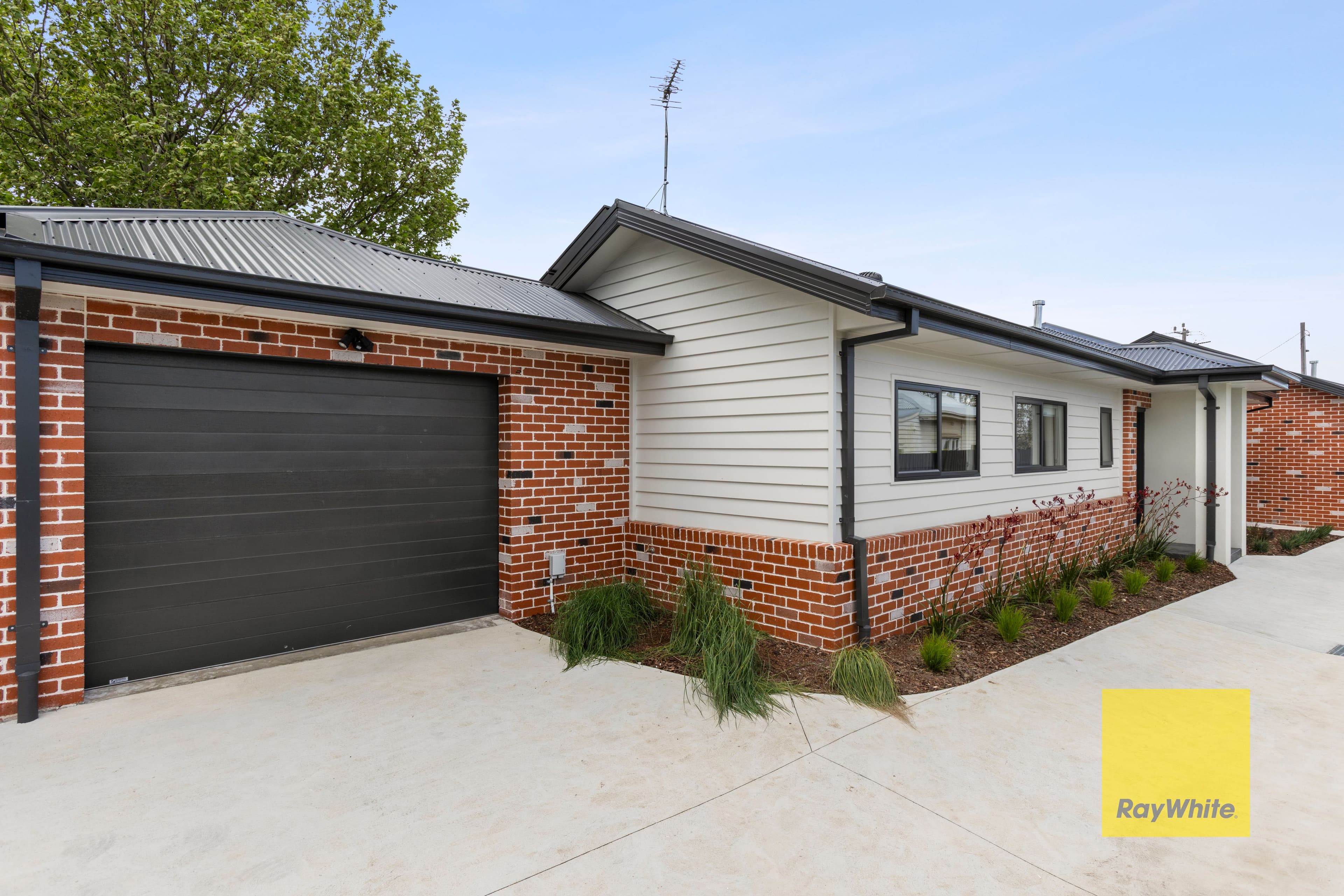 2 Lomond Terrace , East Geelong VIC 3219, East Geelong - Image 1