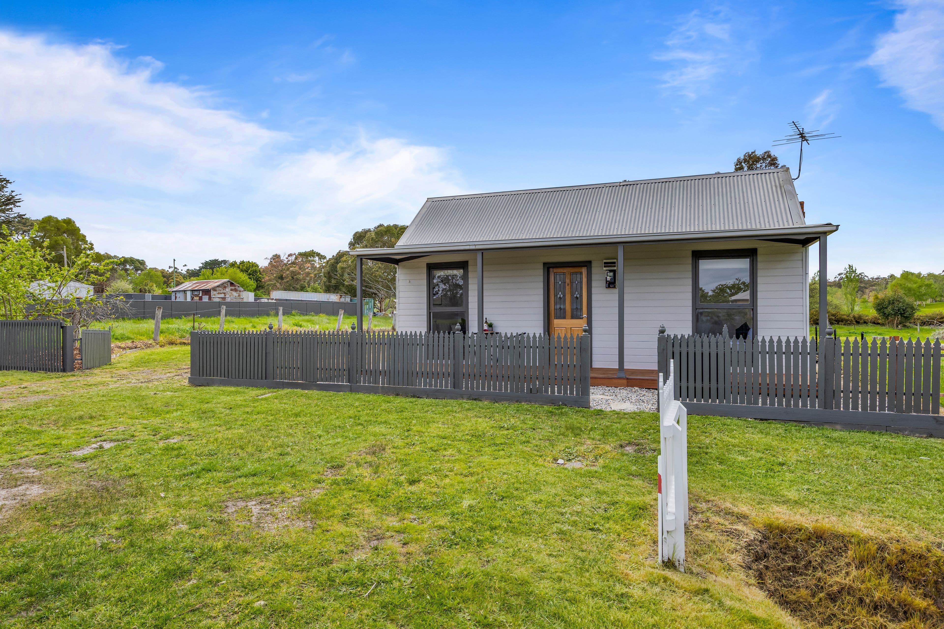 9 Vermont Road , Smythesdale VIC 3351, Smythesdale - Thumbnail 2