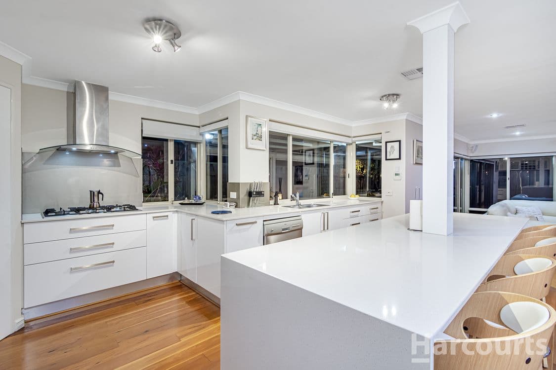 21 Canterbury Circle, CURRAMBINE, WA 6028, Currambine - Thumbnail 2