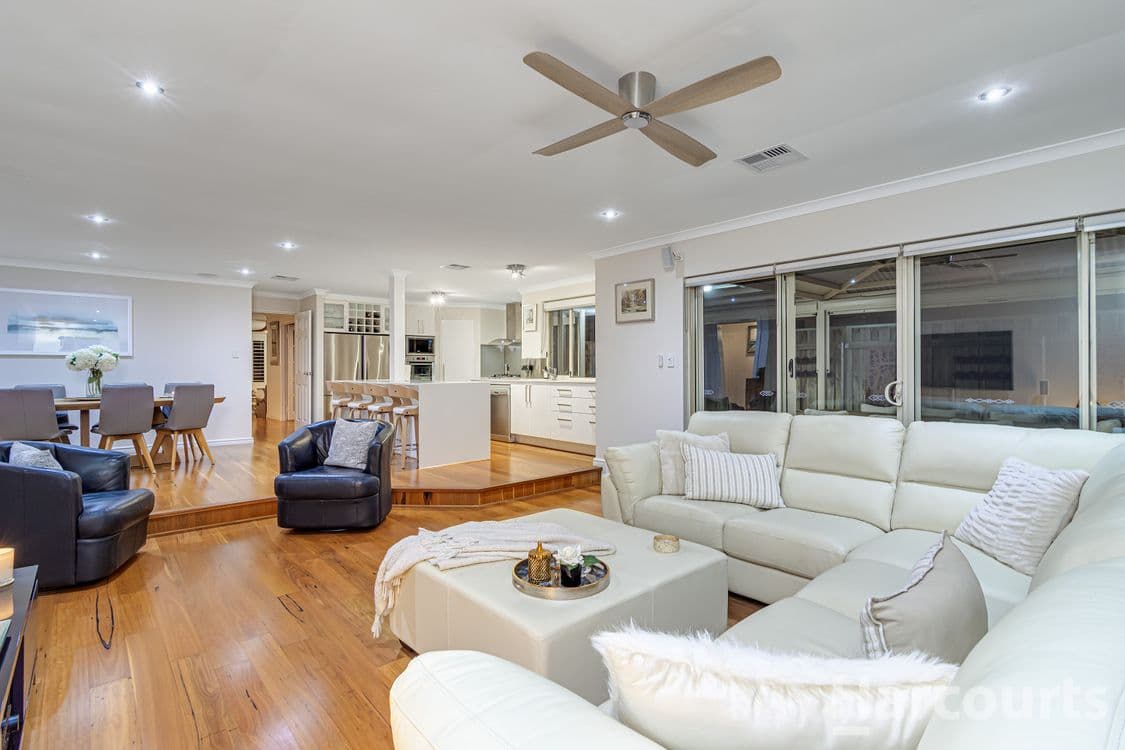 21 Canterbury Circle, CURRAMBINE, WA 6028, Currambine - Thumbnail 6