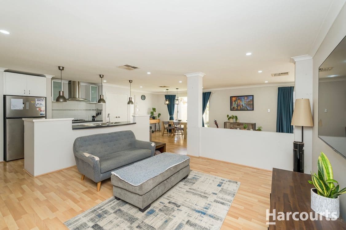 25 Brunswick Circuit, BANKSIA GROVE, WA 6031, Banksia Grove - Thumbnail 2