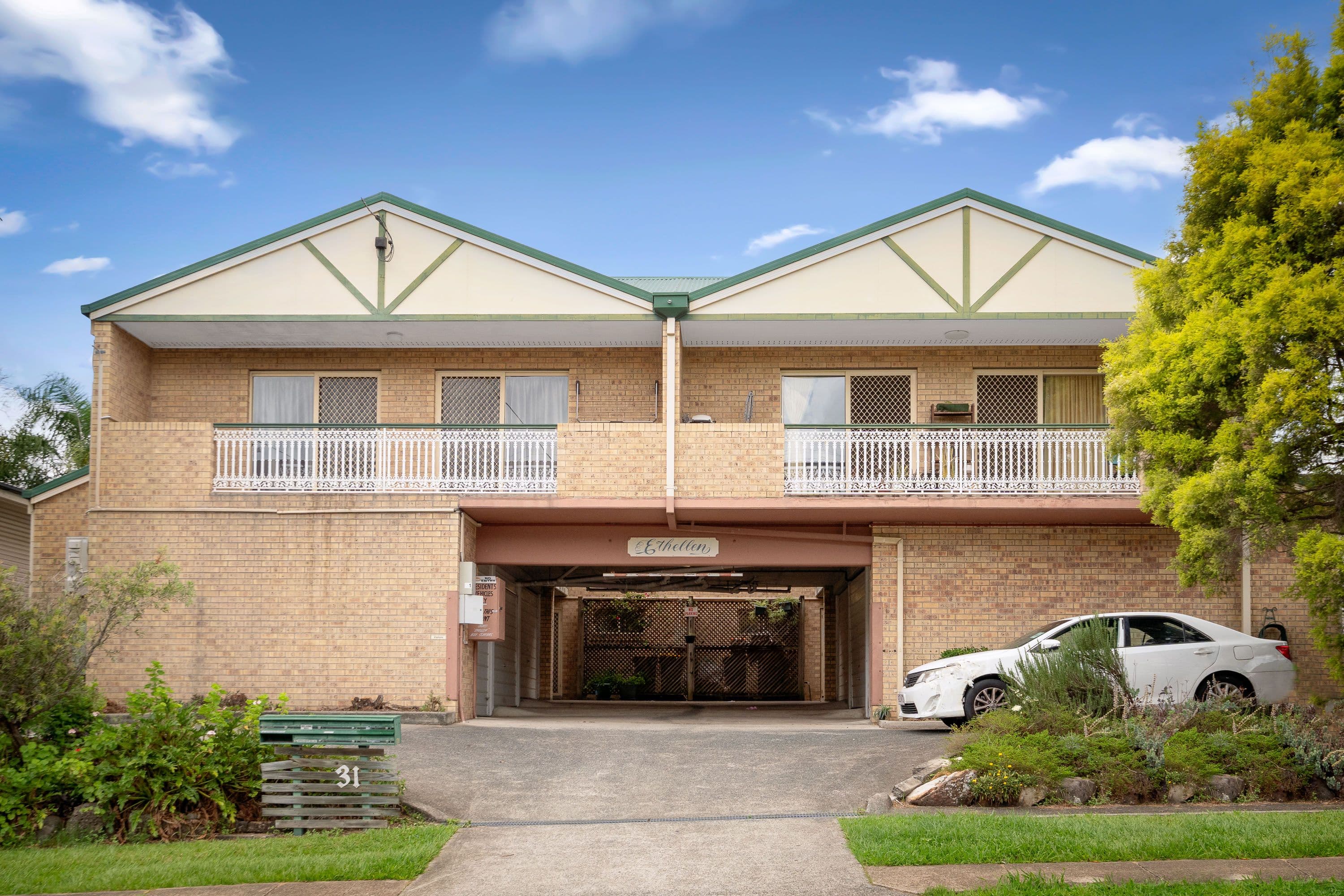 31 Victor Street , Holland Park QLD 4121, Holland Park - Image 1