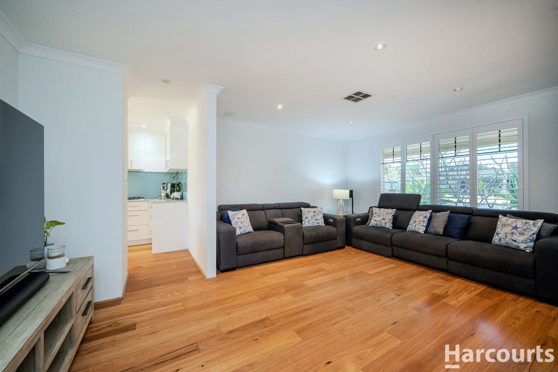 93 Balladong Loop, CARRAMAR, WA 6031, Carramar - Thumbnail 4
