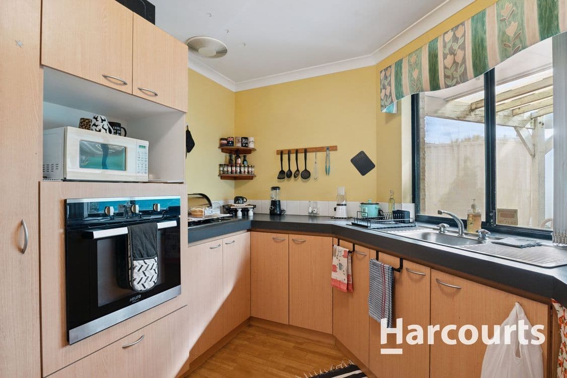 6 Kilborne Avenue, QUINNS ROCKS, WA 6030, Quinns Rocks - Thumbnail 2