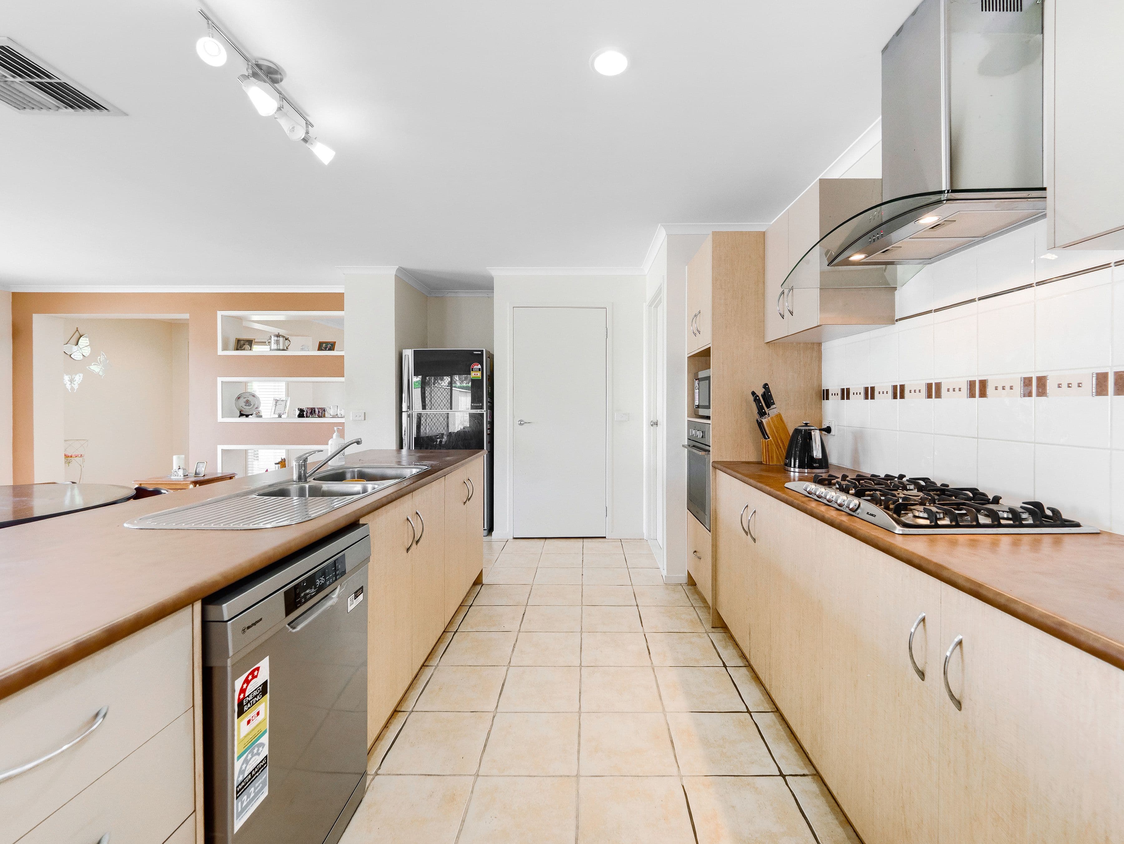 8 Thurvaston Crescent , Cranbourne East VIC 3977, Cranbourne East - Thumbnail 3