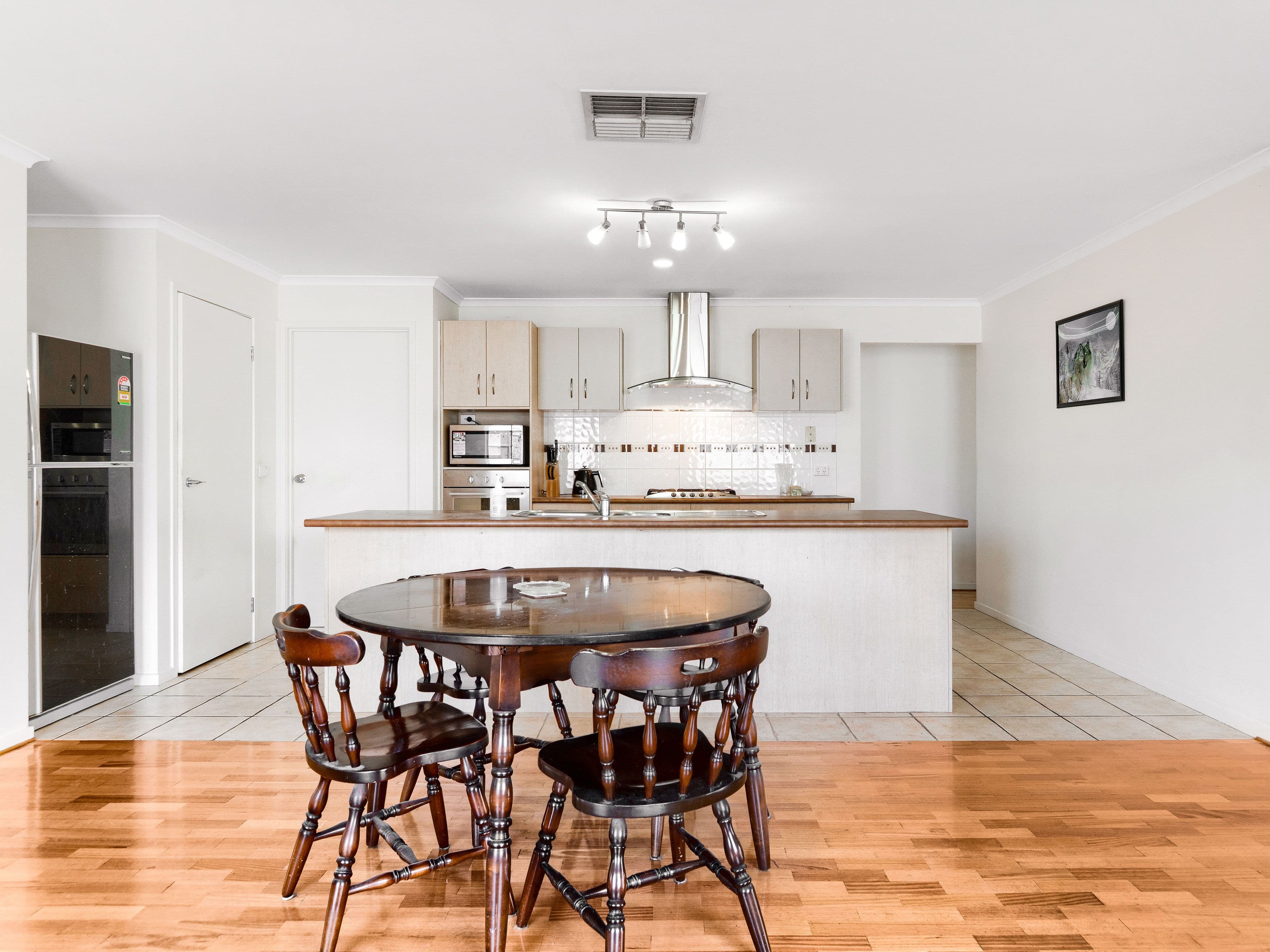 8 Thurvaston Crescent , Cranbourne East VIC 3977, Cranbourne East - Thumbnail 5