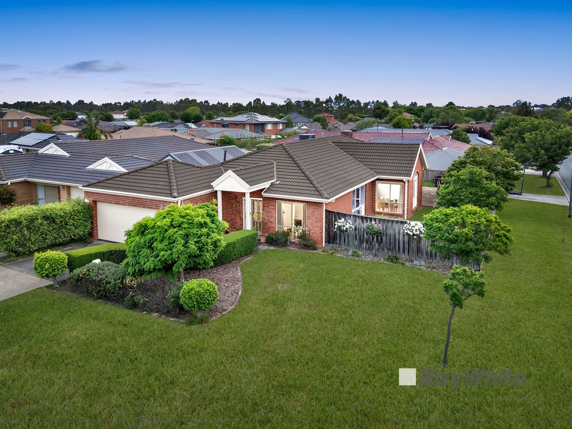 18 Milton Place, Narre Warren South - Image 1