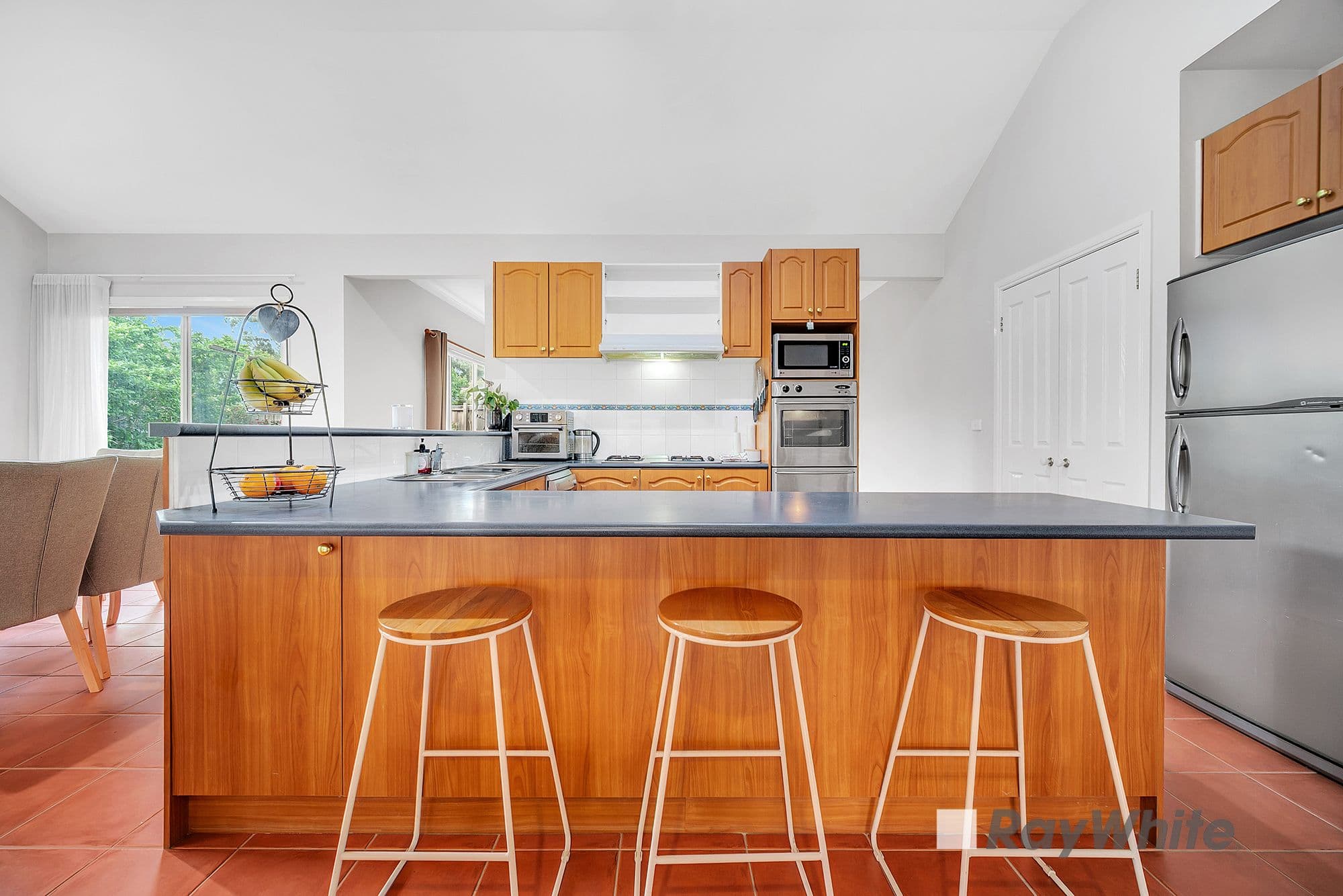 18 Milton Place, Narre Warren South - Thumbnail 5
