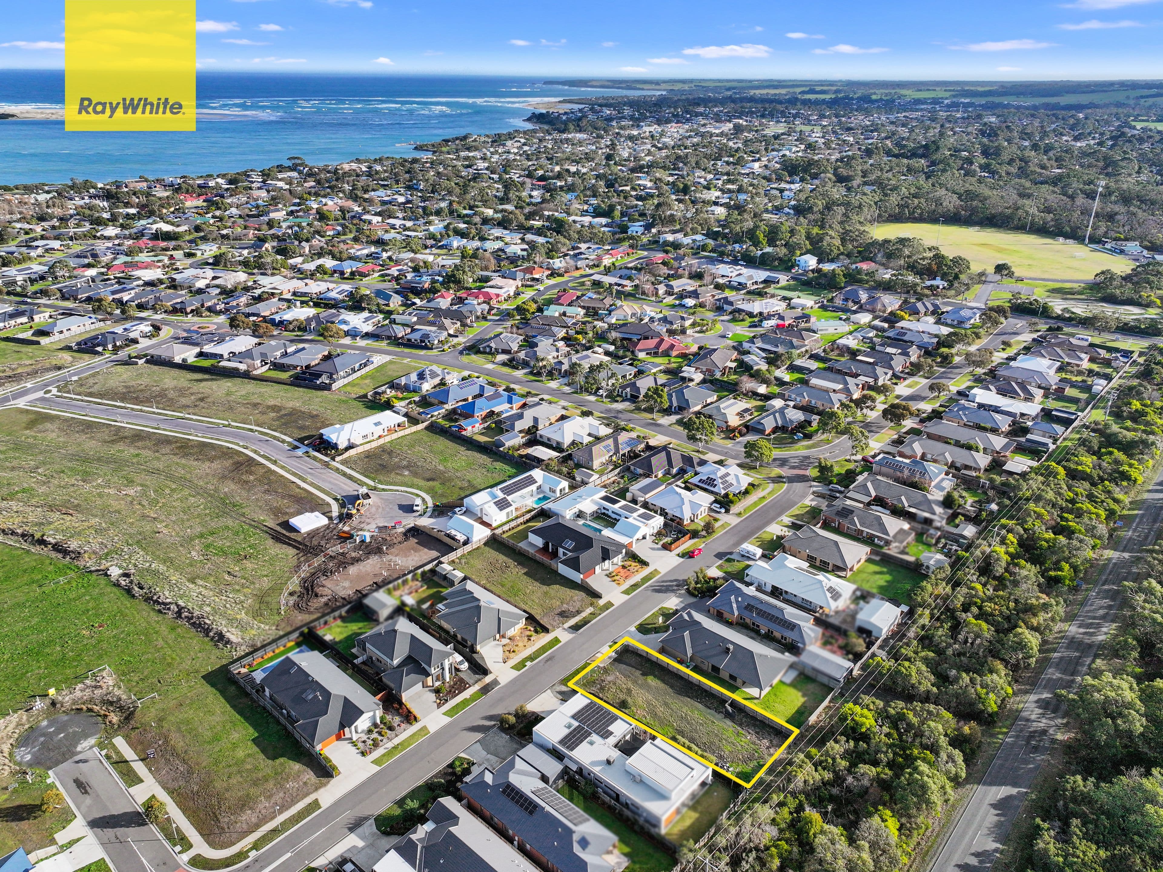 13 Cassinia Street , Inverloch VIC 3996, Inverloch - Thumbnail 3