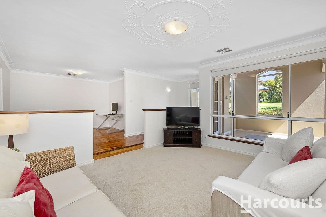 22 Viewcrest Way, SORRENTO, WA 6020, Sorrento - Thumbnail 8