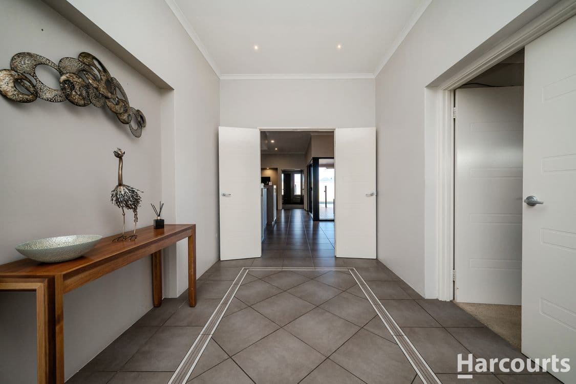 8 Bardeen Pass, CARRAMAR, WA 6031, Carramar - Thumbnail 5