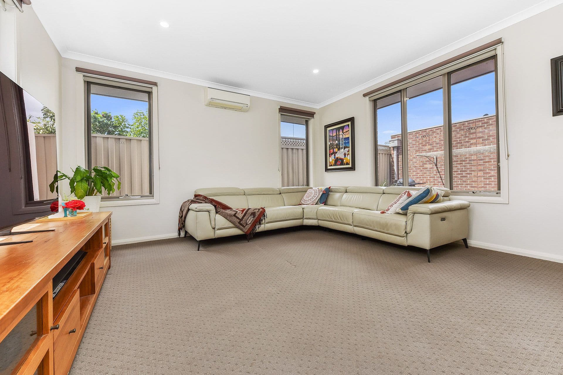 6 Fernvale Crescent , Wheelers Hill VIC 3150, Wheelers Hill - Thumbnail 2
