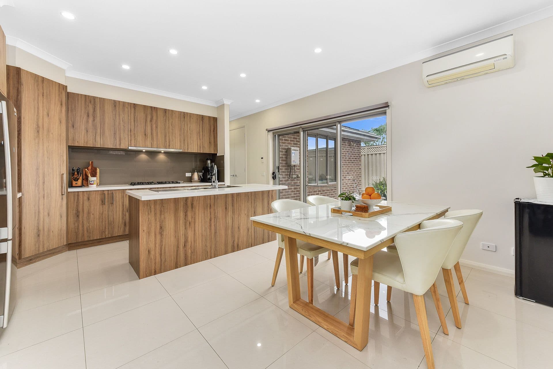 6 Fernvale Crescent , Wheelers Hill VIC 3150, Wheelers Hill - Thumbnail 3