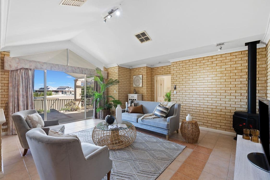 40 Diamond Drive, OCEAN REEF, WA 6027, Ocean Reef - Thumbnail 2