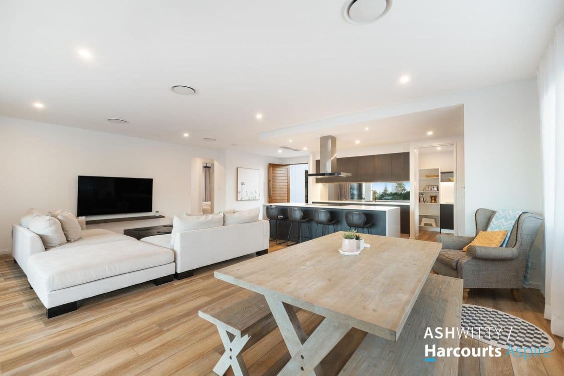 13 Tooloon Street, COOLANGATTA, QLD 4225, Coolangatta - Thumbnail 8