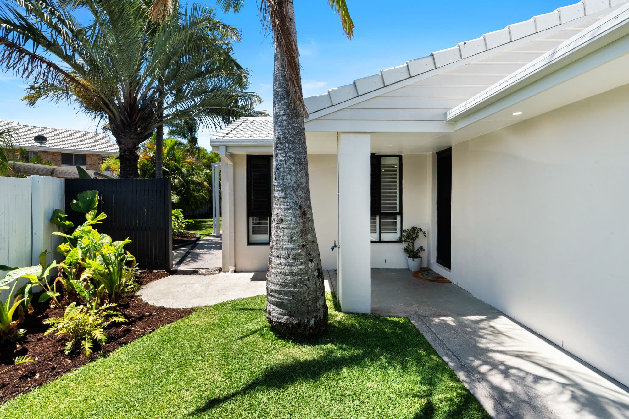 30 Mojave Drive , Burleigh Waters QLD 4220, Burleigh Waters - Thumbnail 2