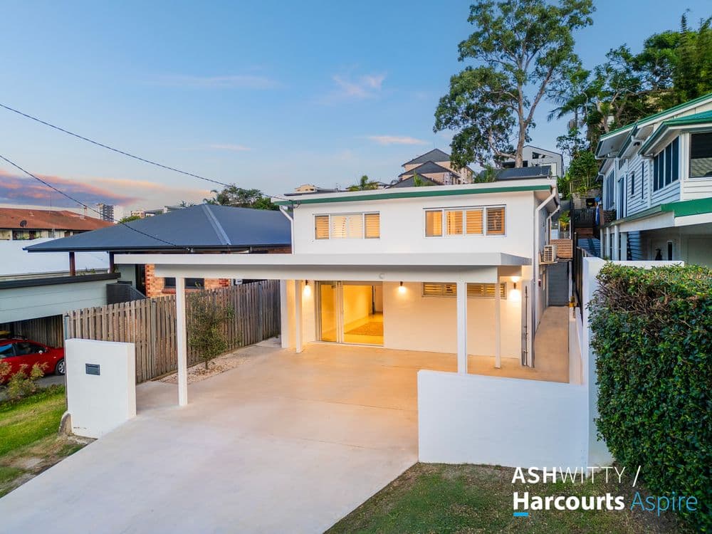 84 Dutton Street, COOLANGATTA, QLD 4225, Coolangatta - Thumbnail 3