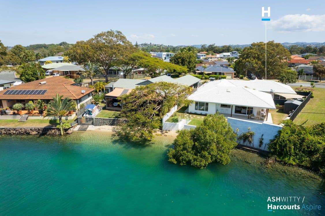 2/2 Crystal Waters Drive, TWEED HEADS, NSW 2485, Tweed Heads - Thumbnail 2